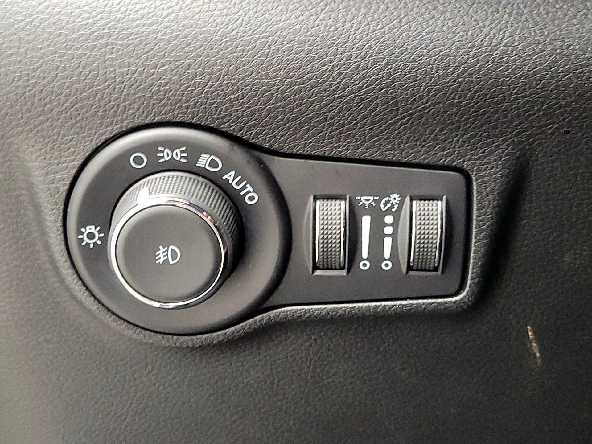 Thumbnail: 2022 Jeep Compass - 13