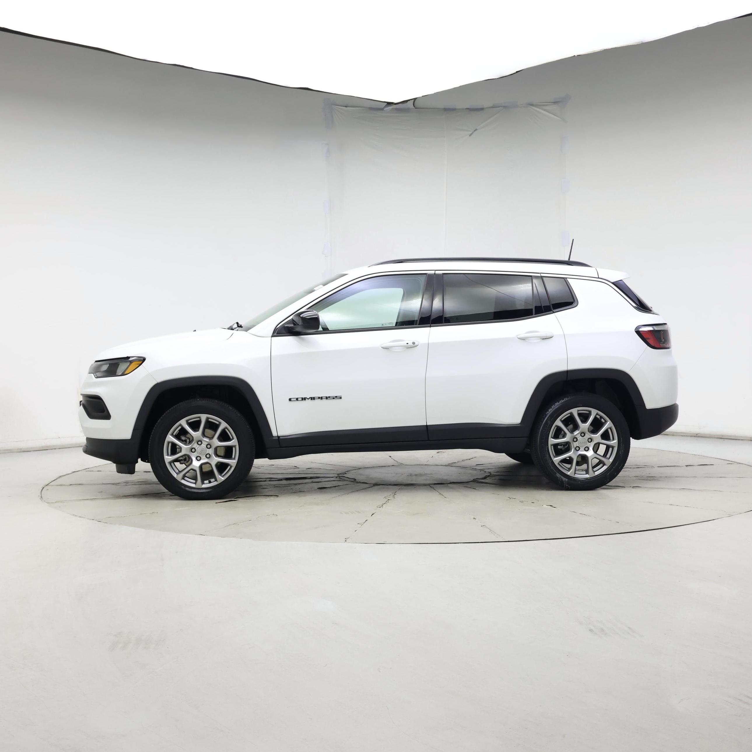 Thumbnail: 2022 Jeep Compass - 3
