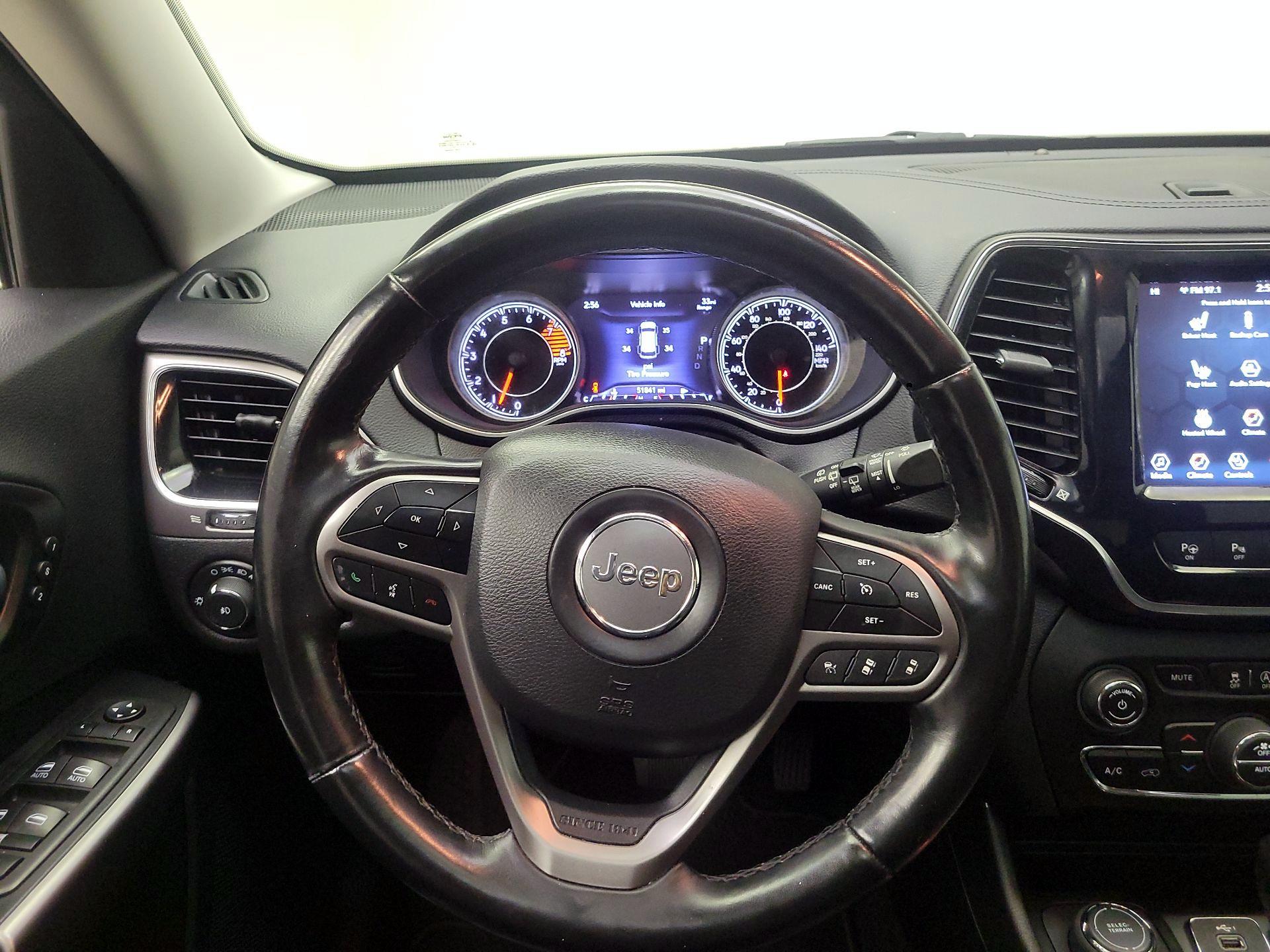 Thumbnail: 2021 Jeep Cherokee - 10