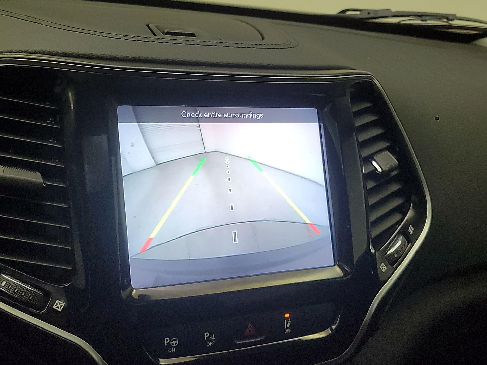 Thumbnail: 2021 Jeep Cherokee - 14