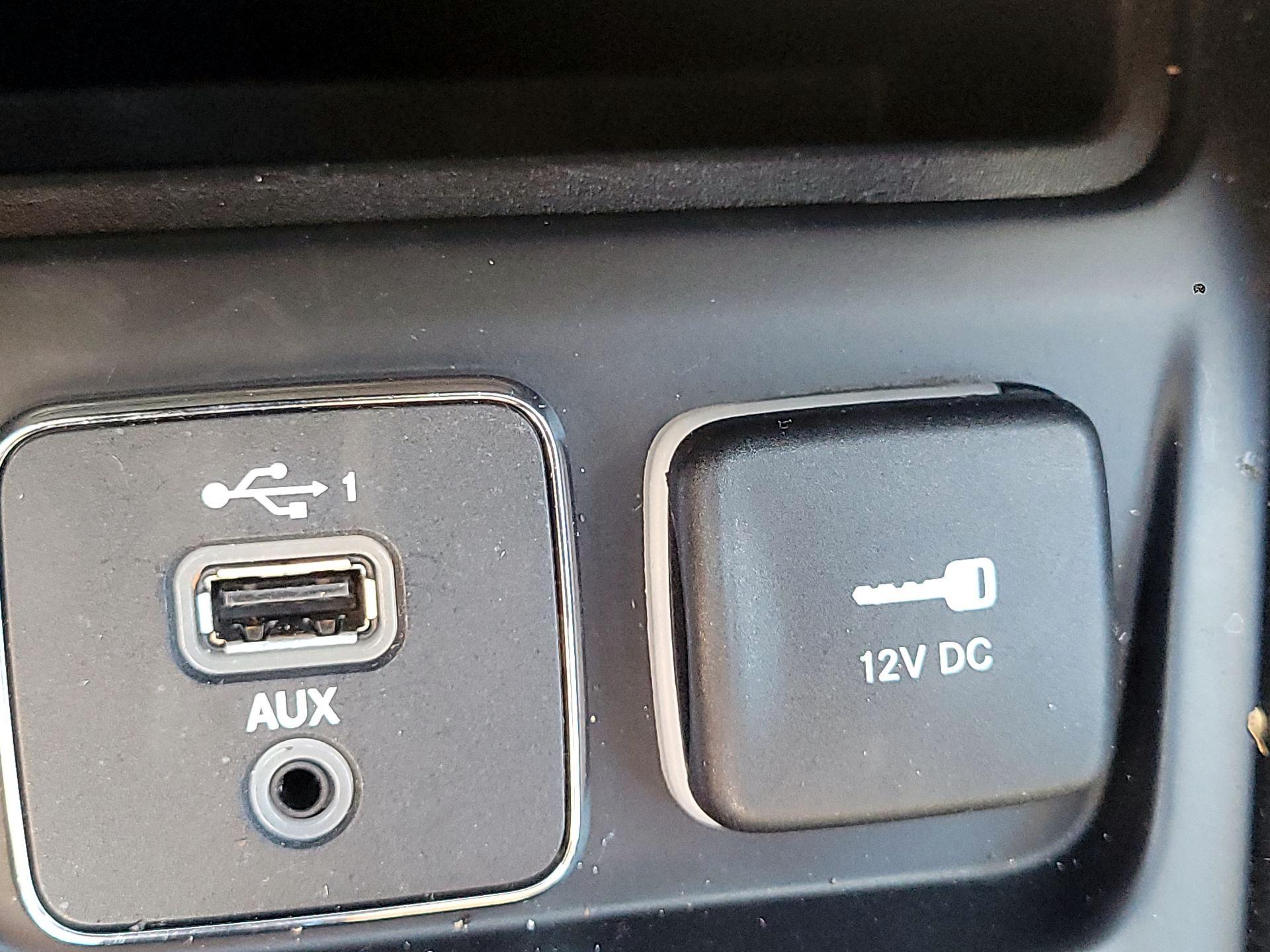 Thumbnail: 2021 Jeep Cherokee - 18