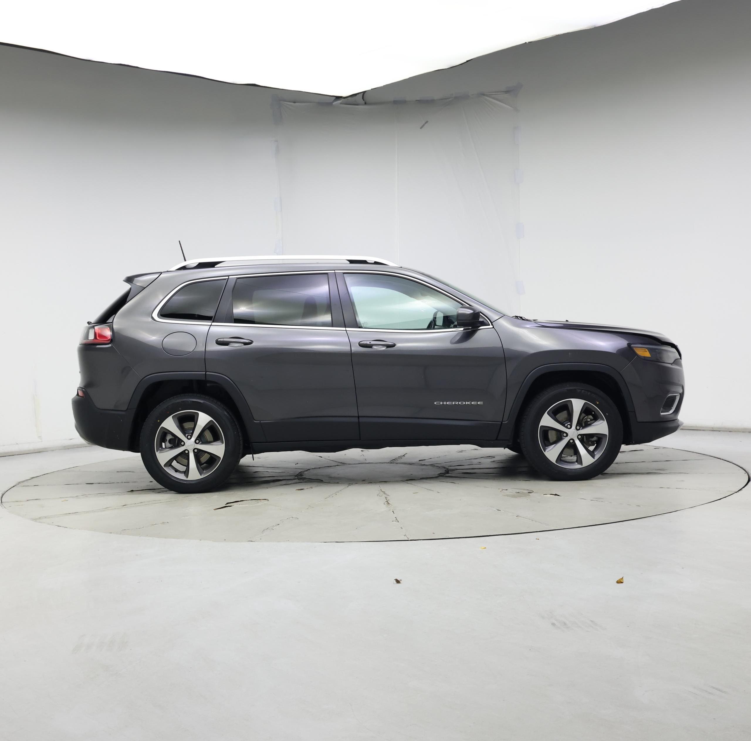 Thumbnail: 2021 Jeep Cherokee - 7