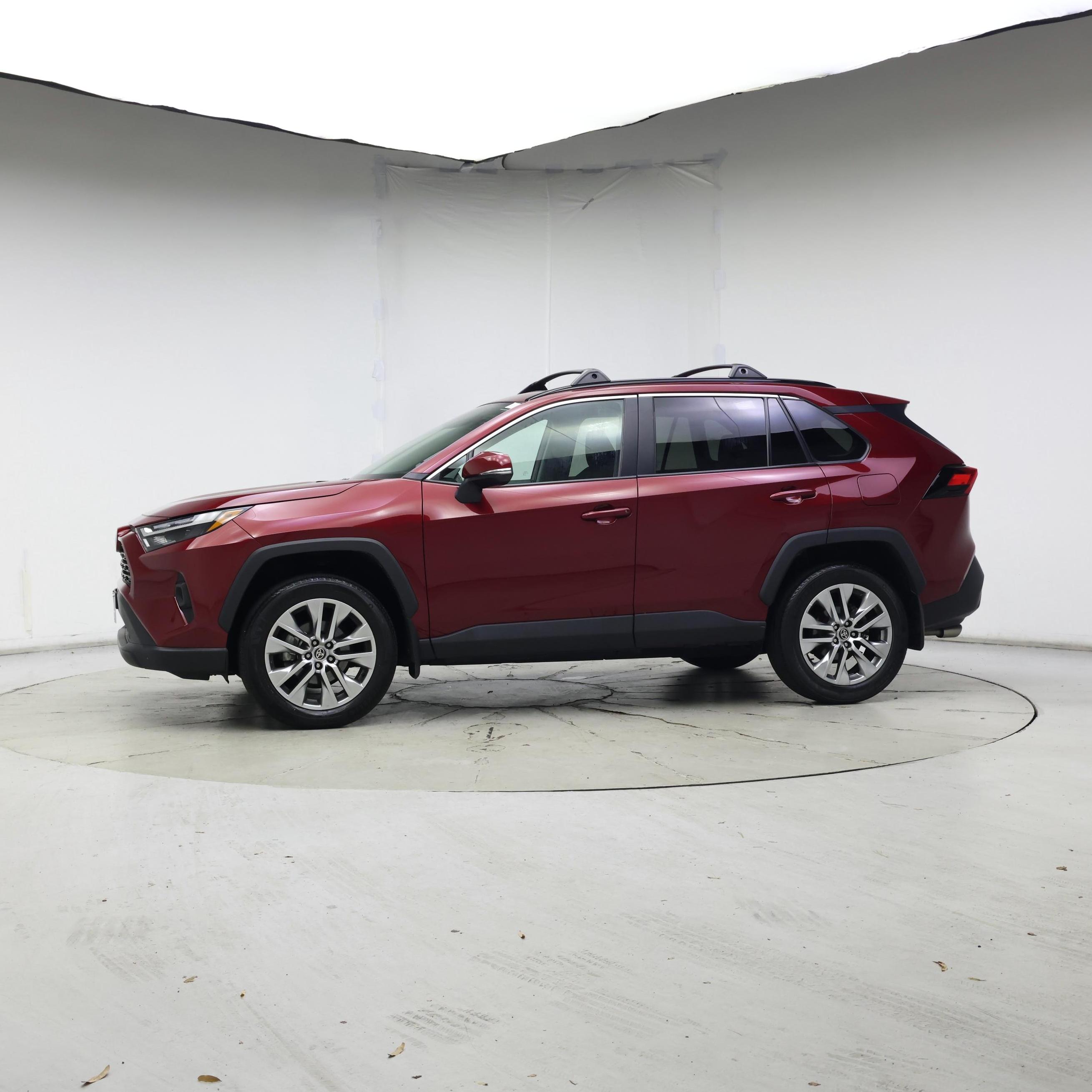 Thumbnail: 2022 Toyota RAV4 - 3