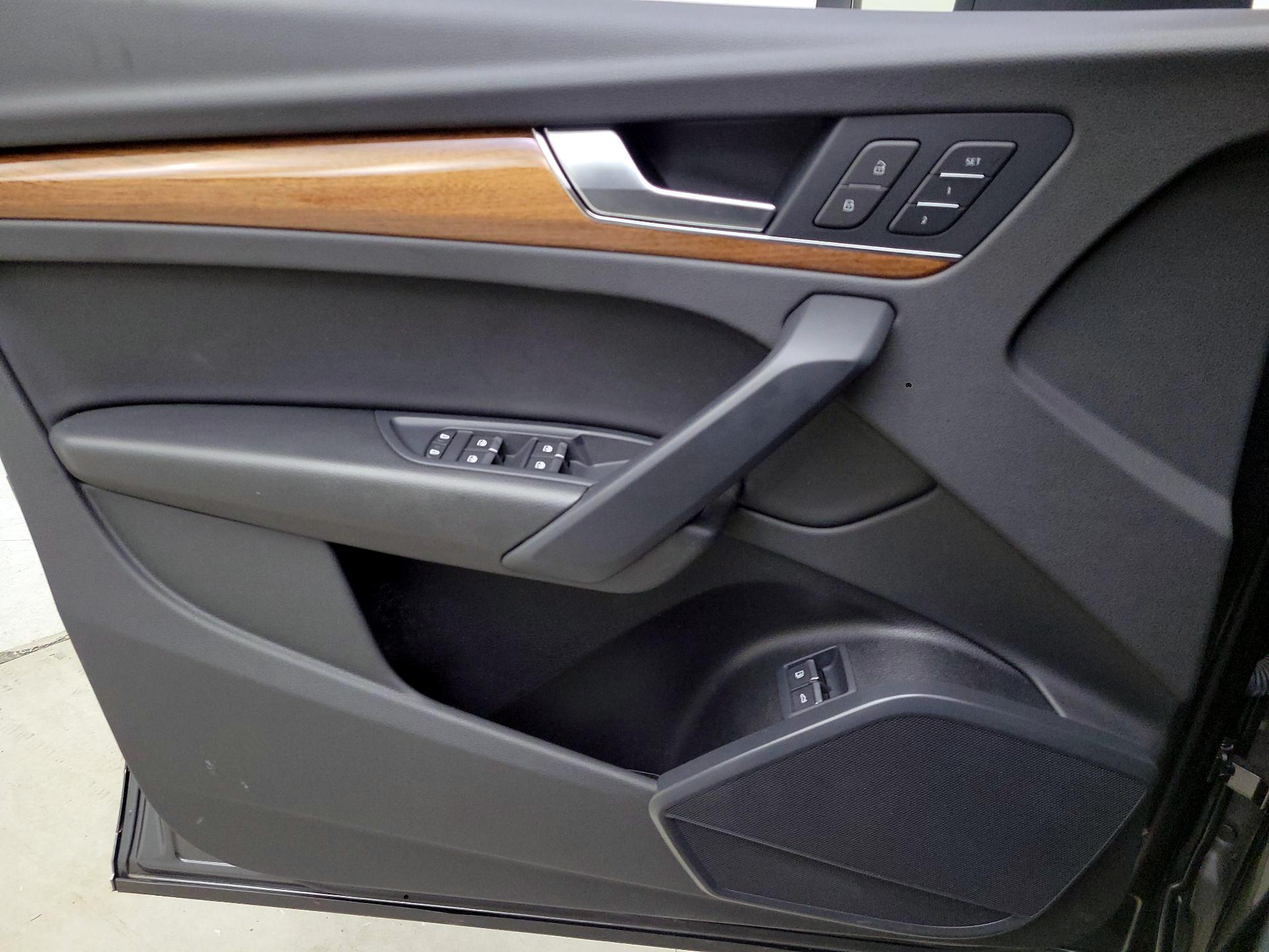 Thumbnail: 2022 Audi Q5 - 12