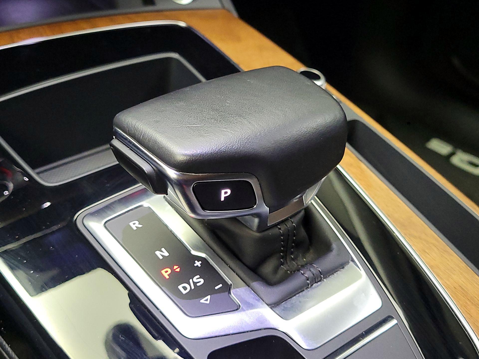 Thumbnail: 2022 Audi Q5 - 17