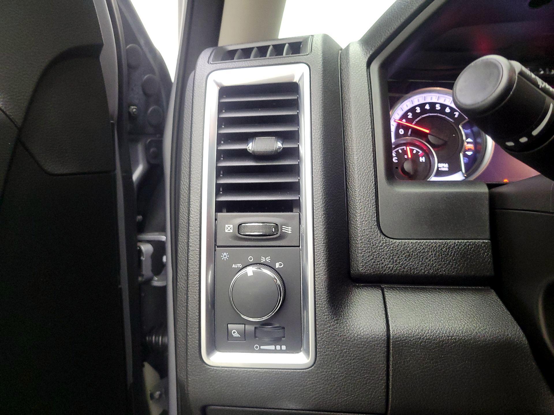 Thumbnail: 2023 RAM 1500 Classic - 13