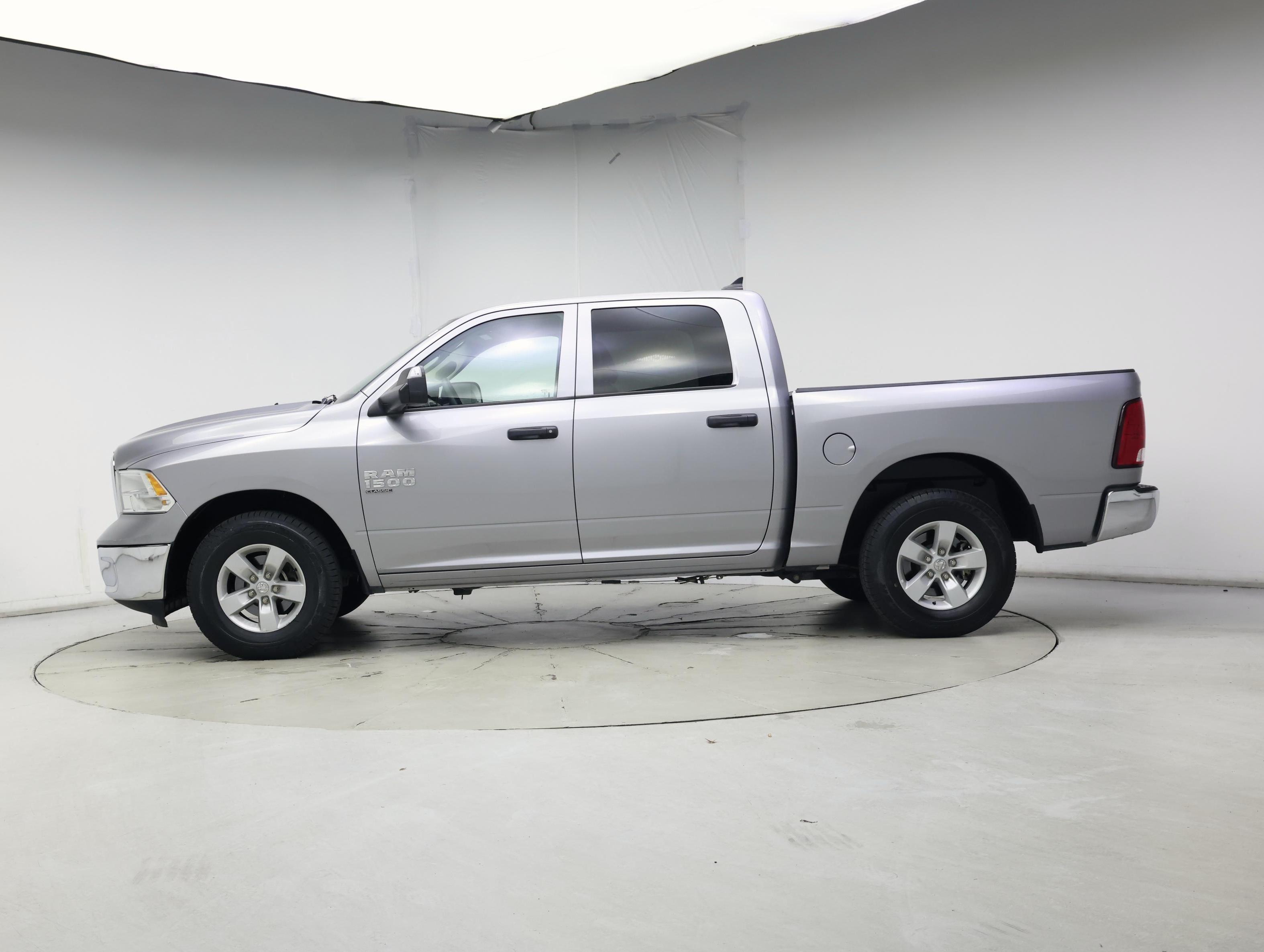 Thumbnail: 2023 RAM 1500 Classic - 3