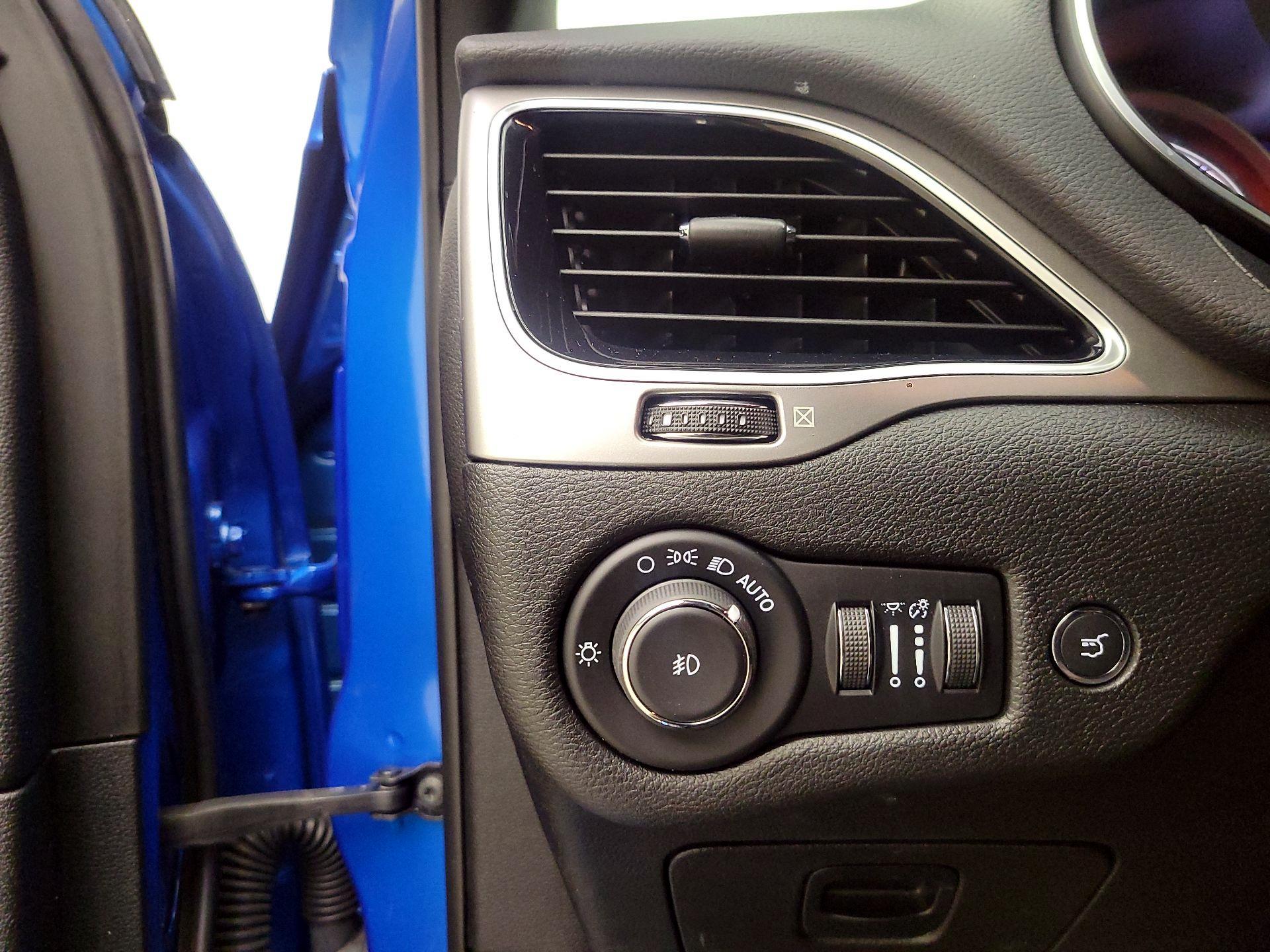 Thumbnail: 2021 Jeep Cherokee - 13