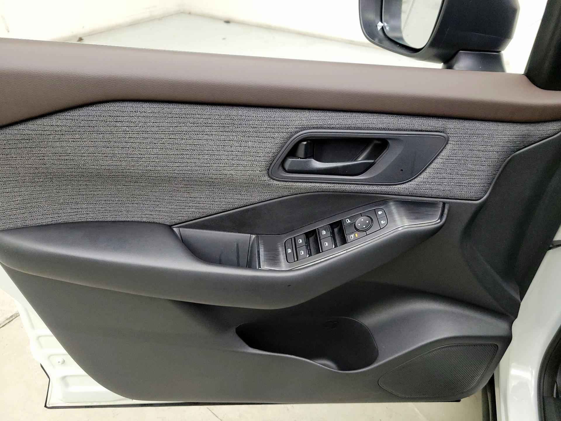 Thumbnail: 2023 Nissan Rogue - 12