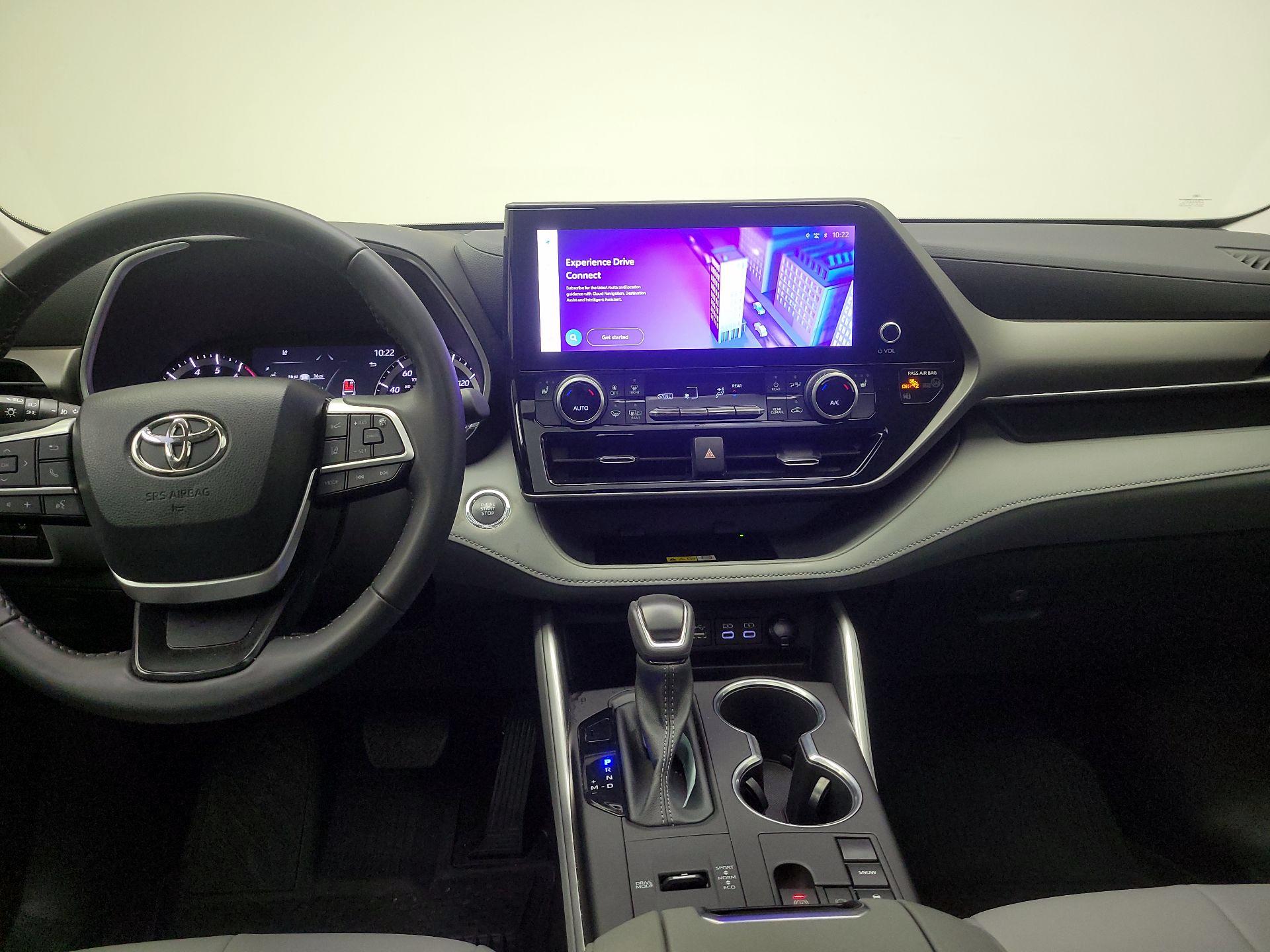 Thumbnail: 2023 Toyota Highlander - 9