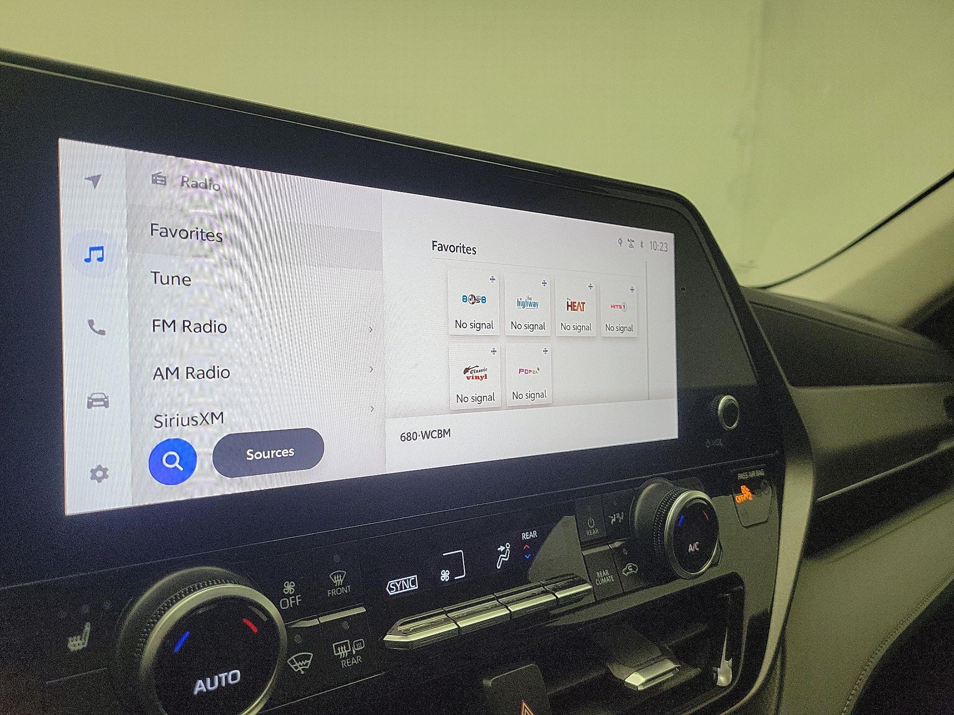 Thumbnail: 2023 Toyota Highlander - 16