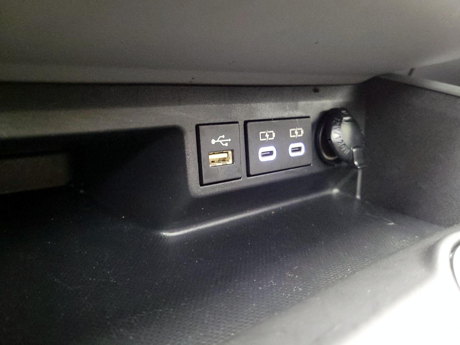 Thumbnail: 2023 Toyota Highlander - 19