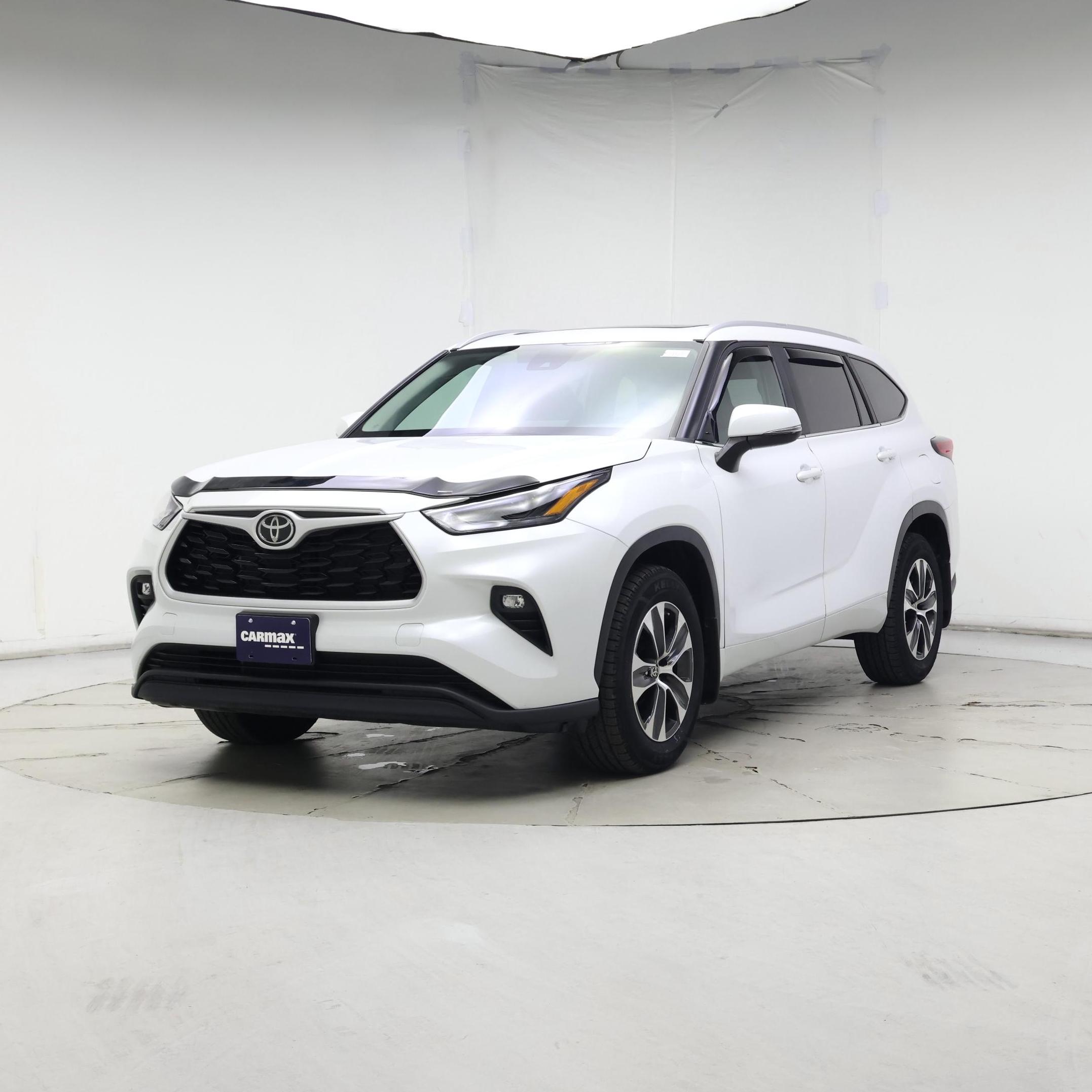 Thumbnail: 2023 Toyota Highlander - 4