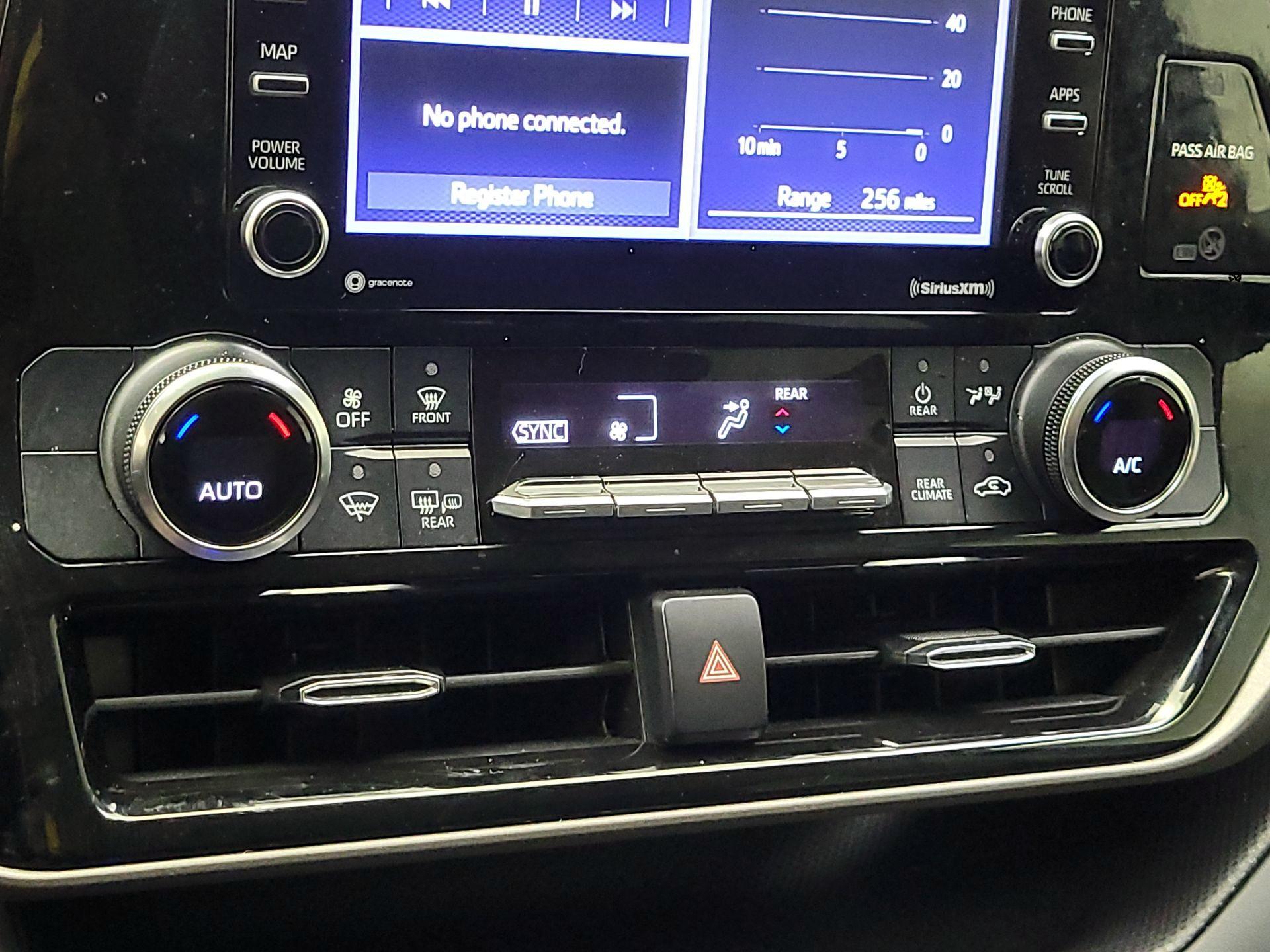 Thumbnail: 2022 Toyota Highlander - 16