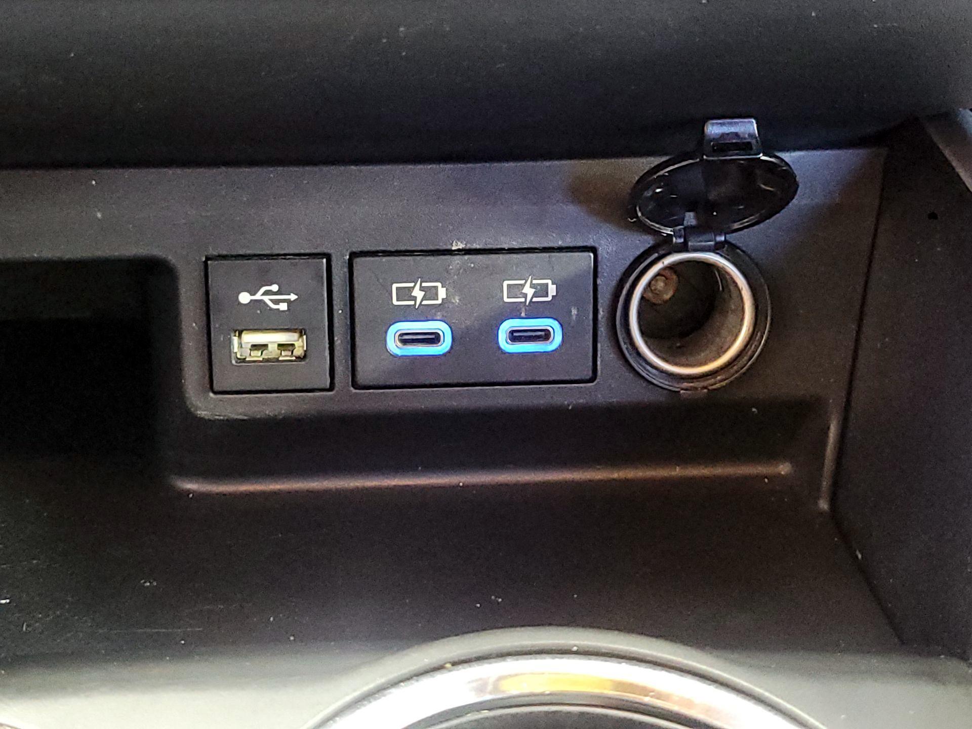 Thumbnail: 2022 Toyota Highlander - 18