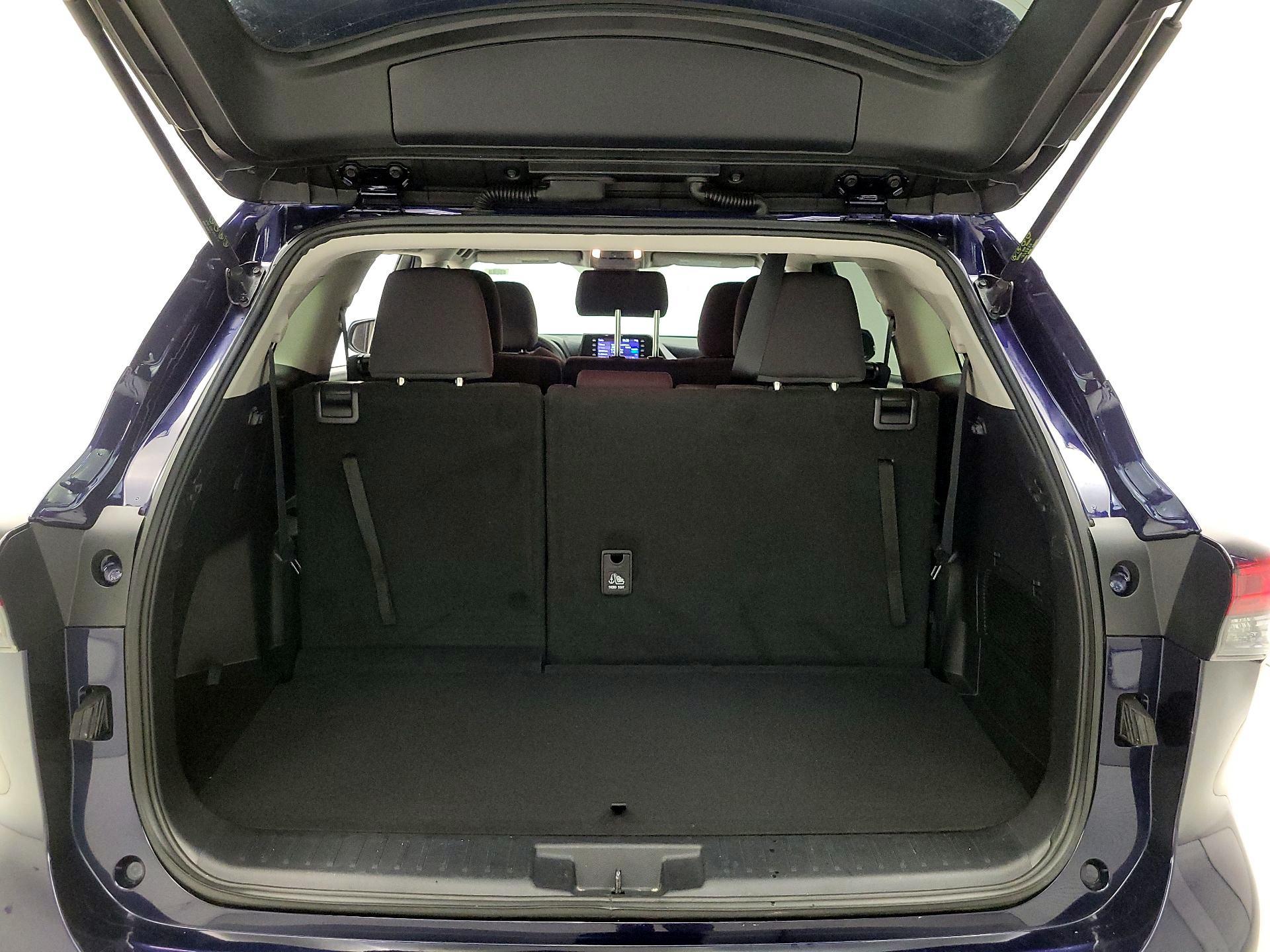 Thumbnail: 2022 Toyota Highlander - 20