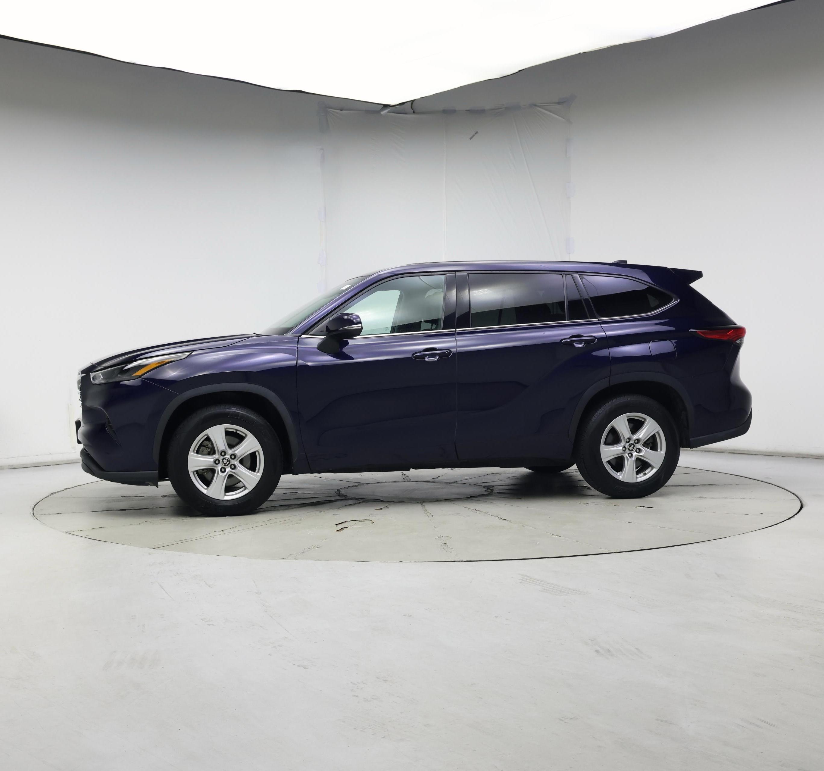 Thumbnail: 2022 Toyota Highlander - 3