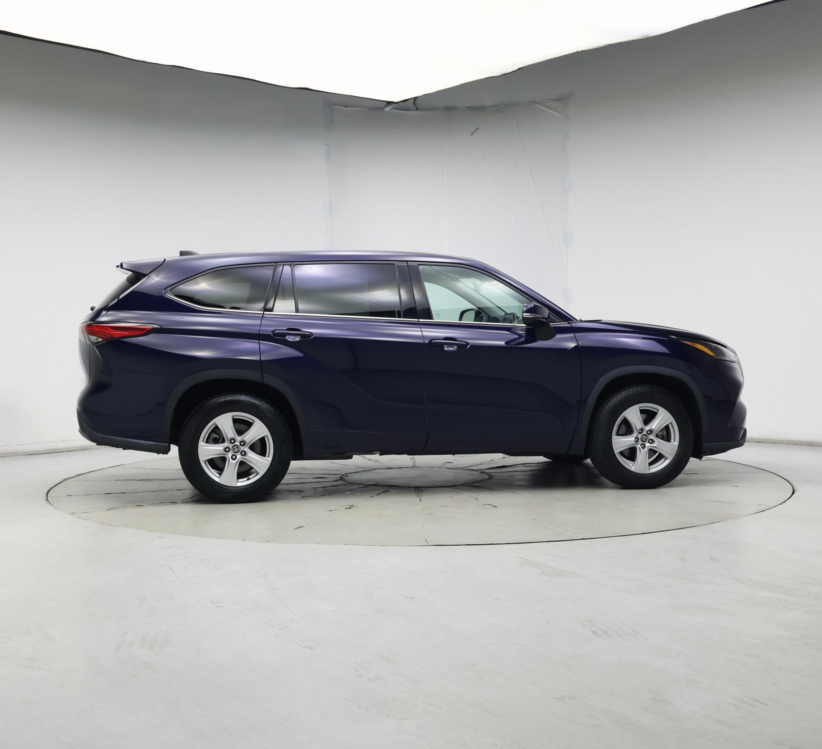 Thumbnail: 2022 Toyota Highlander - 7