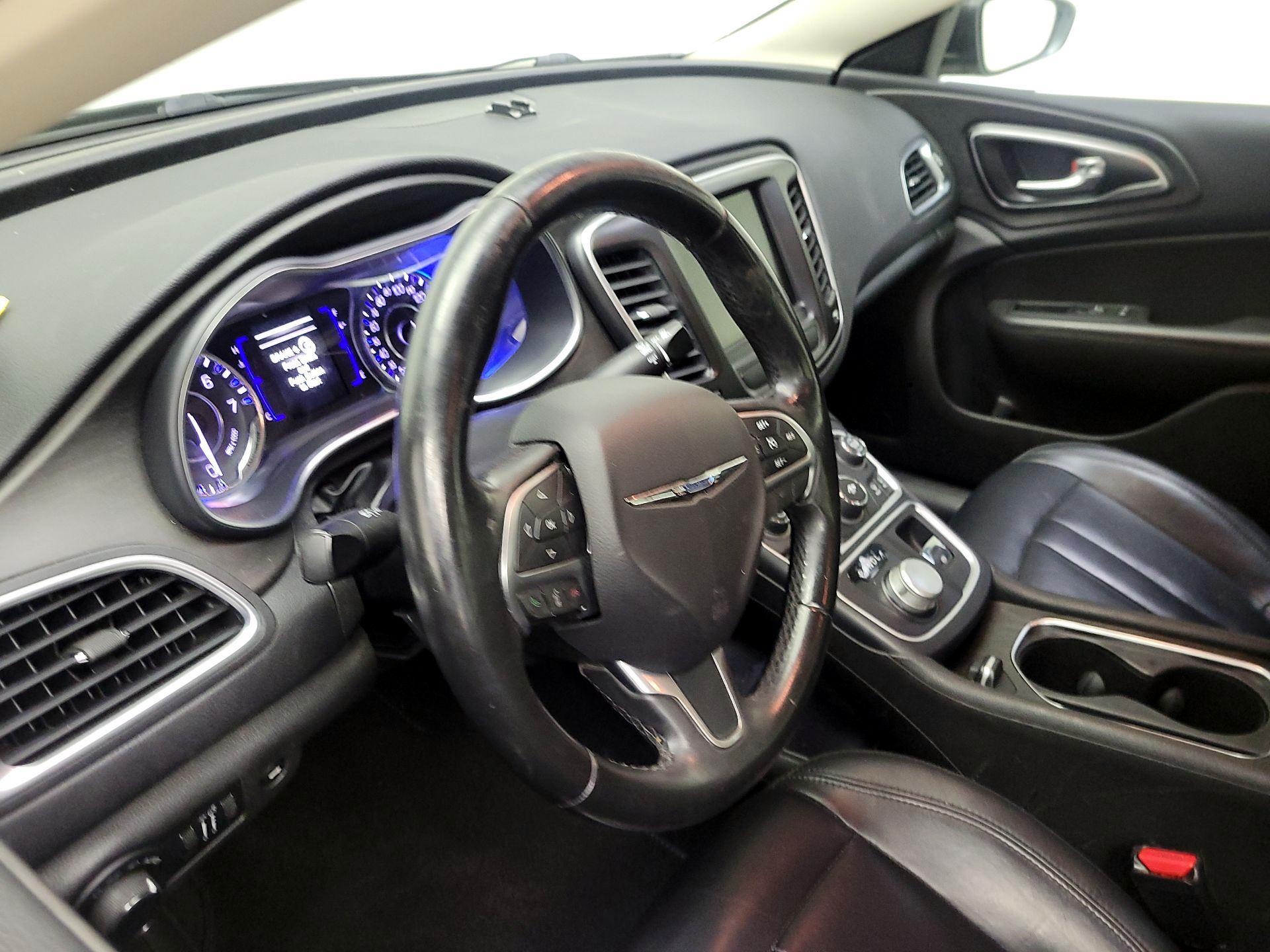 Thumbnail: 2016 Chrysler 200 - 9