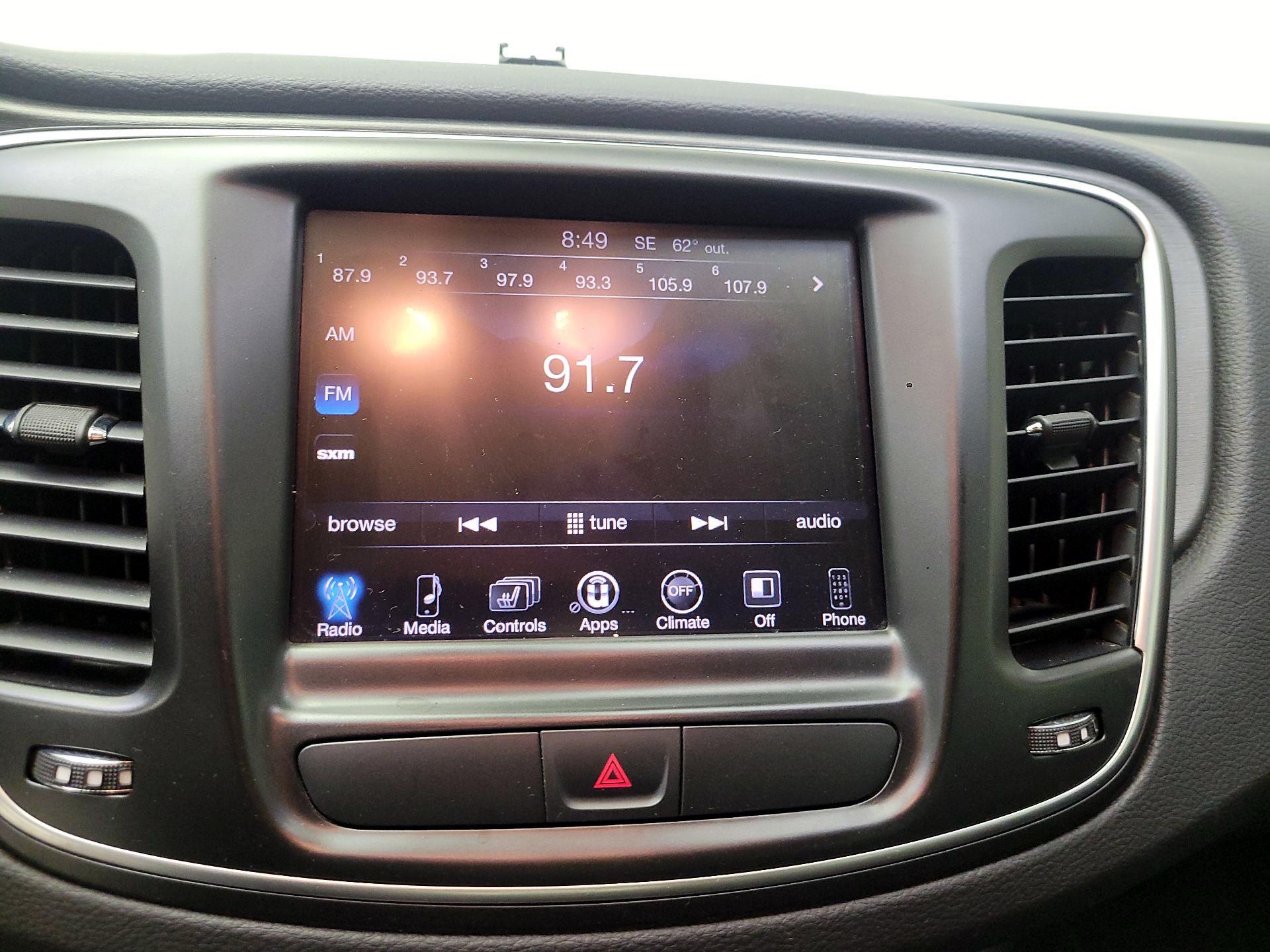 Thumbnail: 2016 Chrysler 200 - 15