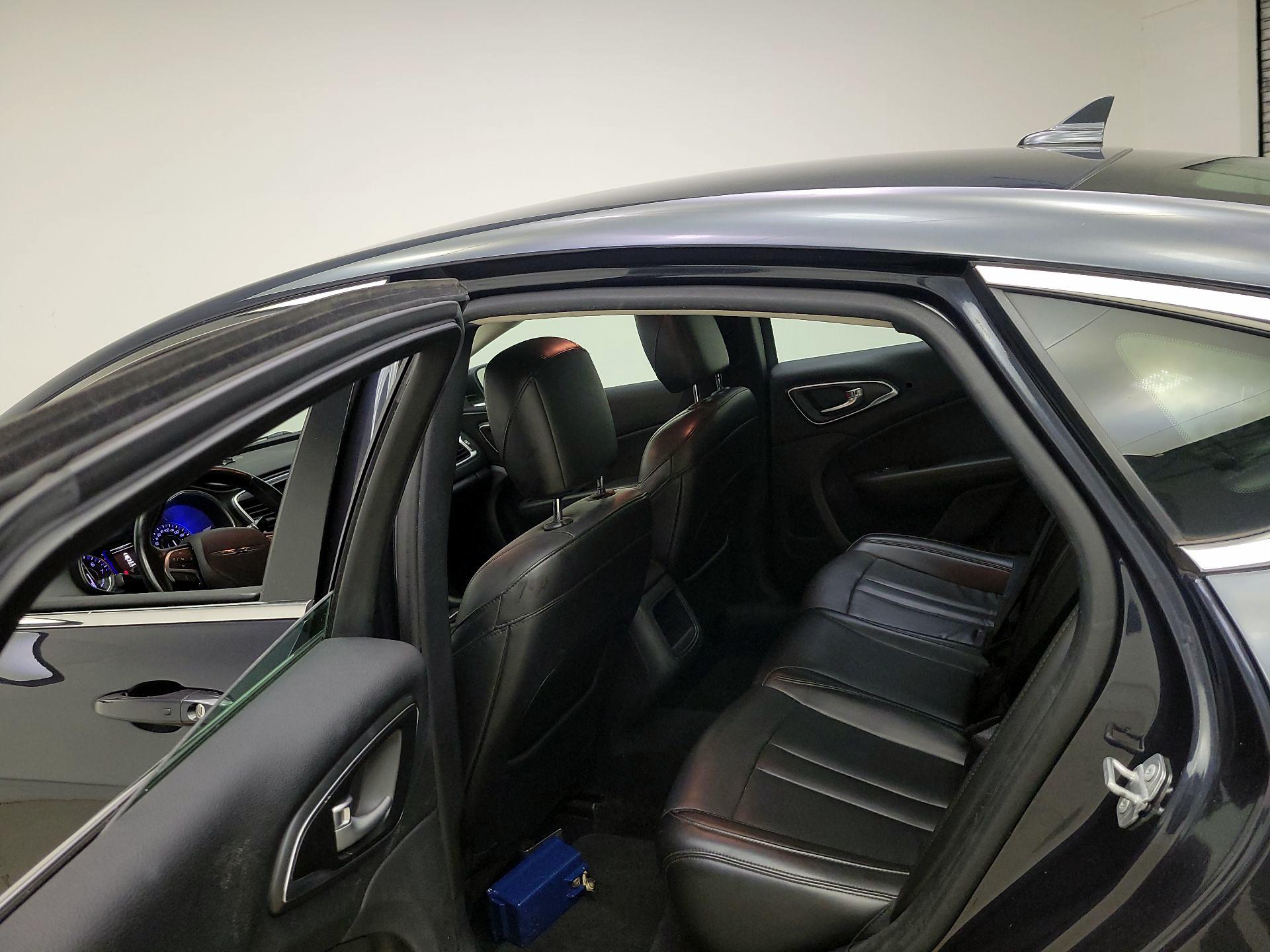 Thumbnail: 2016 Chrysler 200 - 19