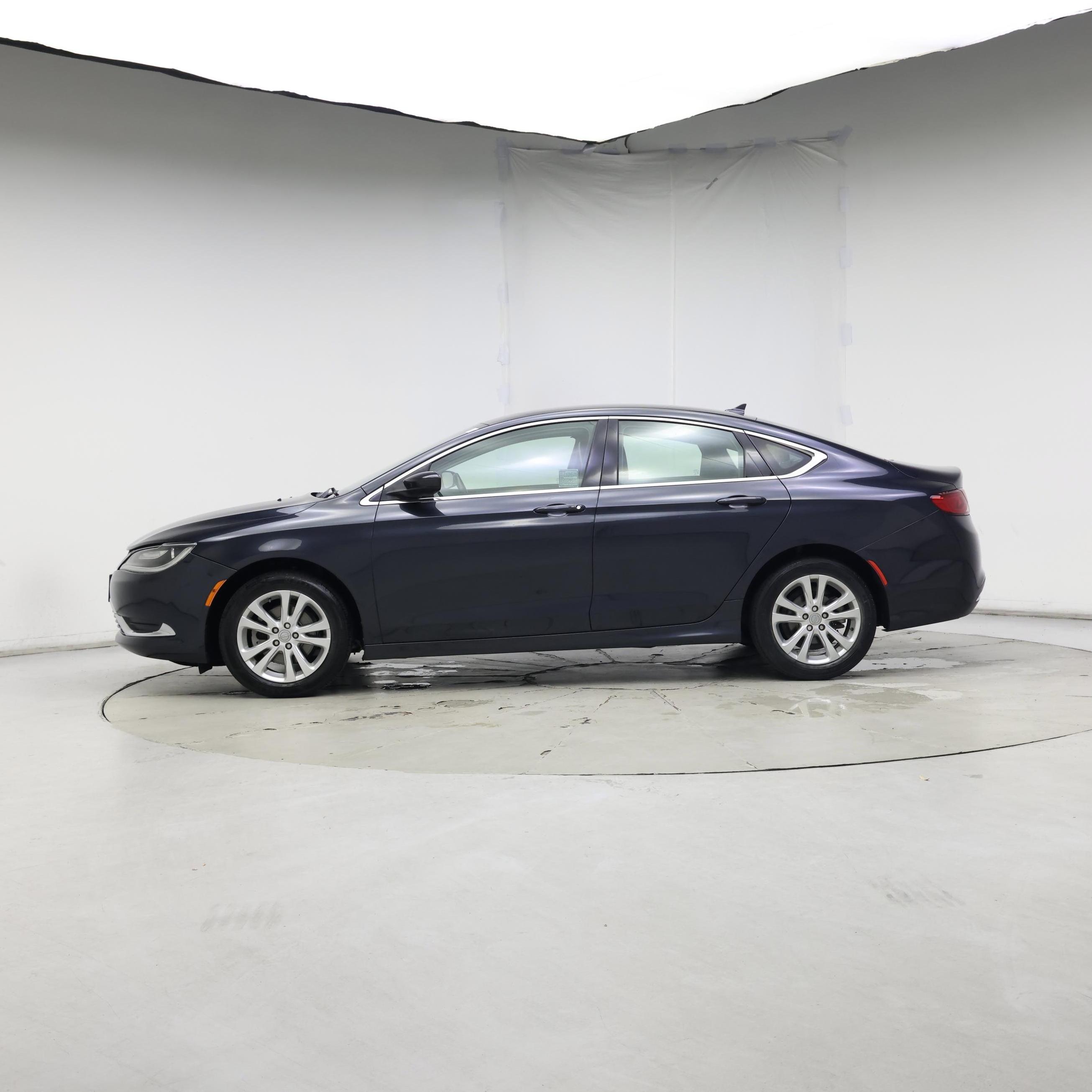 Thumbnail: 2016 Chrysler 200 - 3