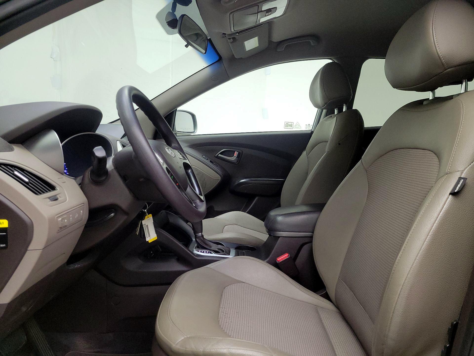 Thumbnail: 2015 Hyundai Tucson - 11