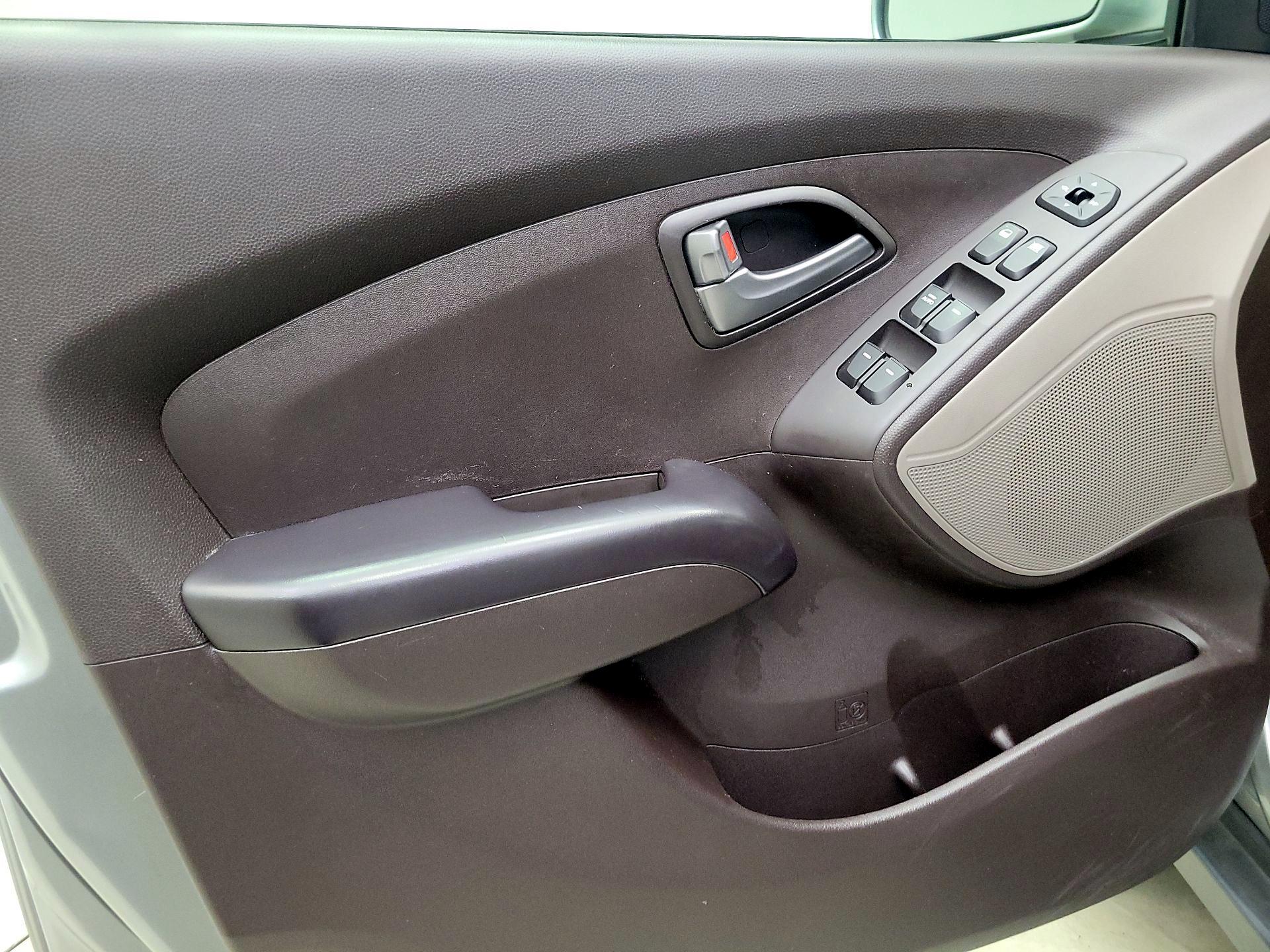 Thumbnail: 2015 Hyundai Tucson - 12