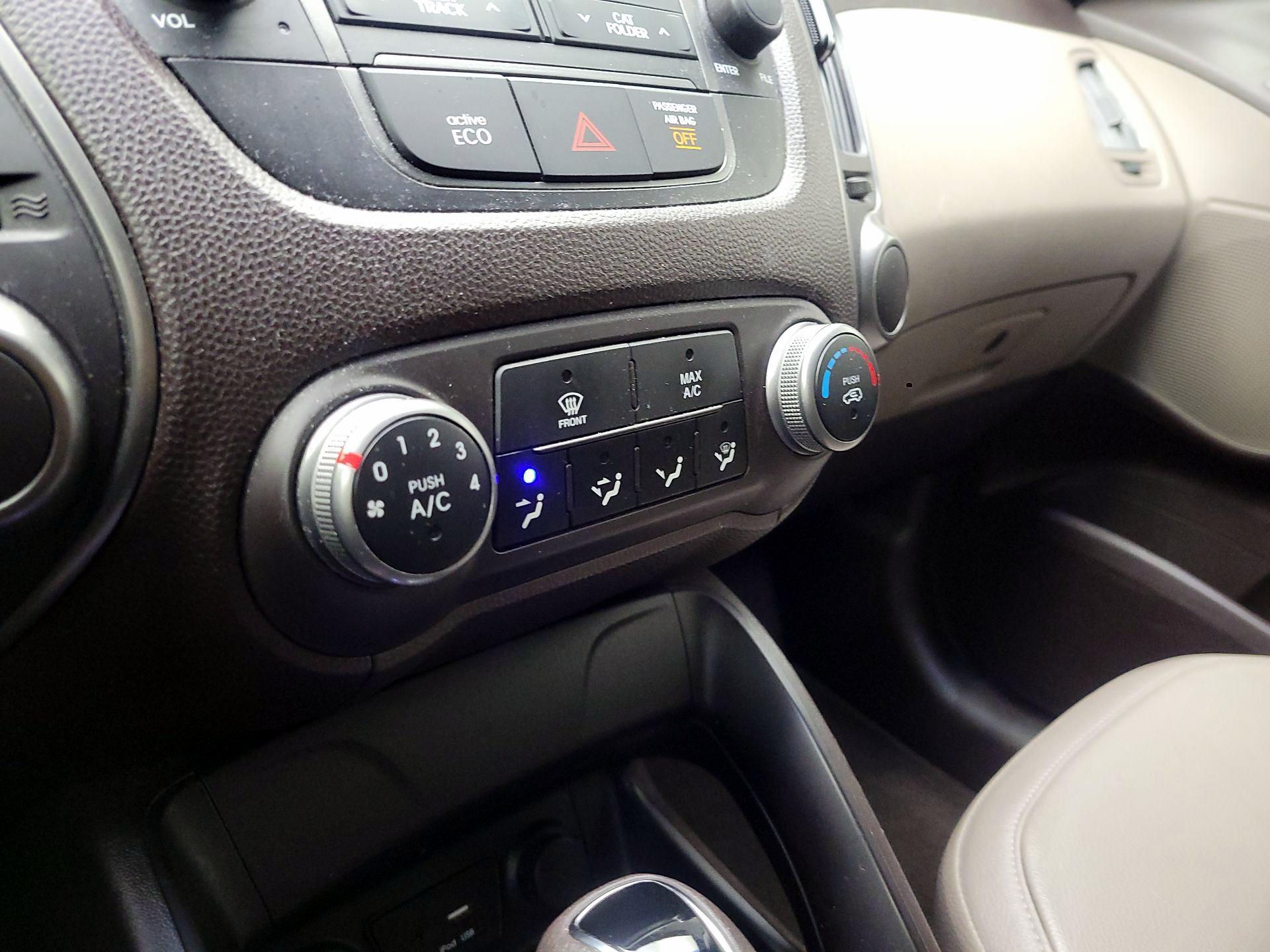 Thumbnail: 2015 Hyundai Tucson - 16
