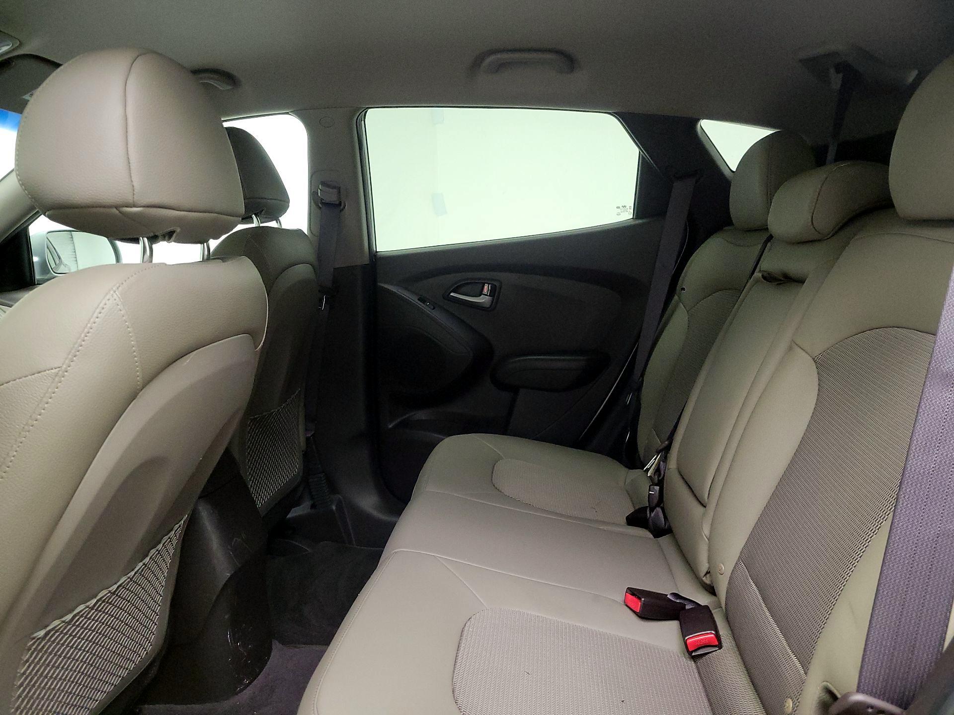 Thumbnail: 2015 Hyundai Tucson - 19