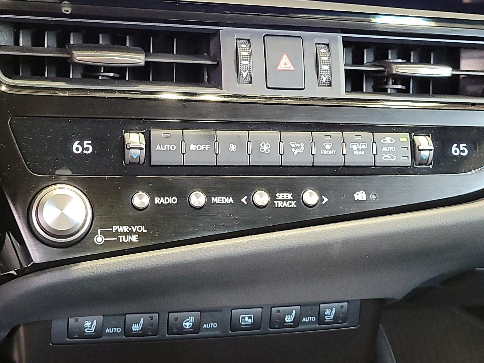 Thumbnail: 2025 Lexus ES - 16