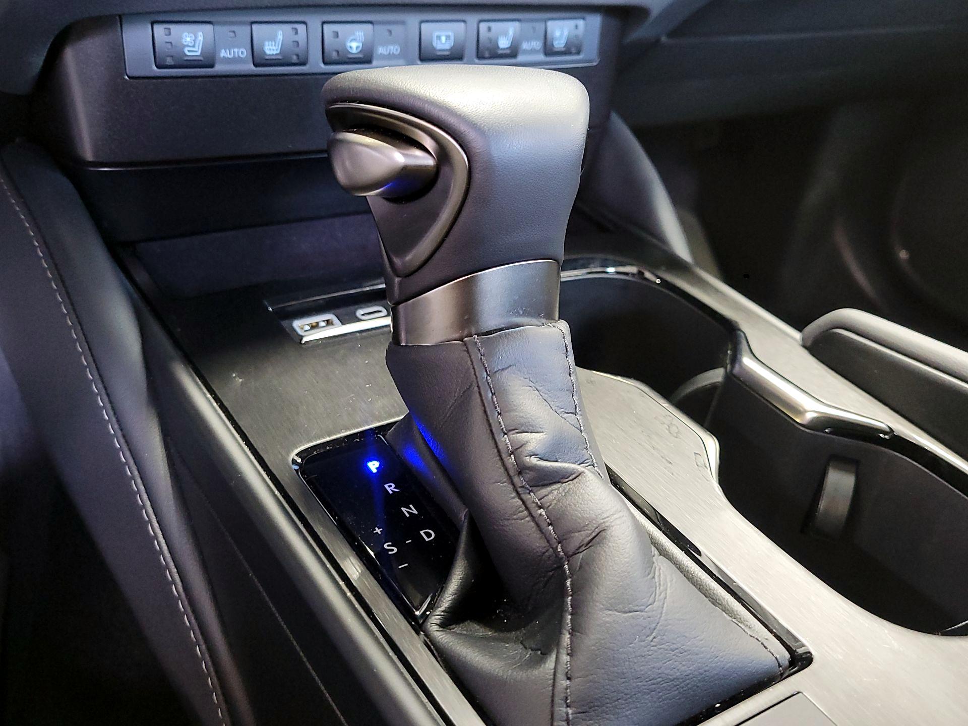 Thumbnail: 2025 Lexus ES - 17
