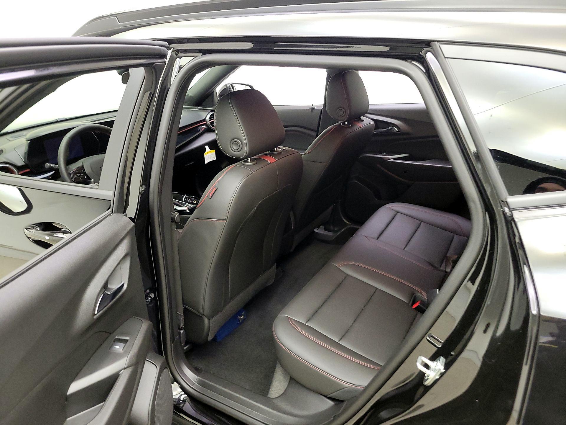Thumbnail: 2025 Chevrolet Trax - 19