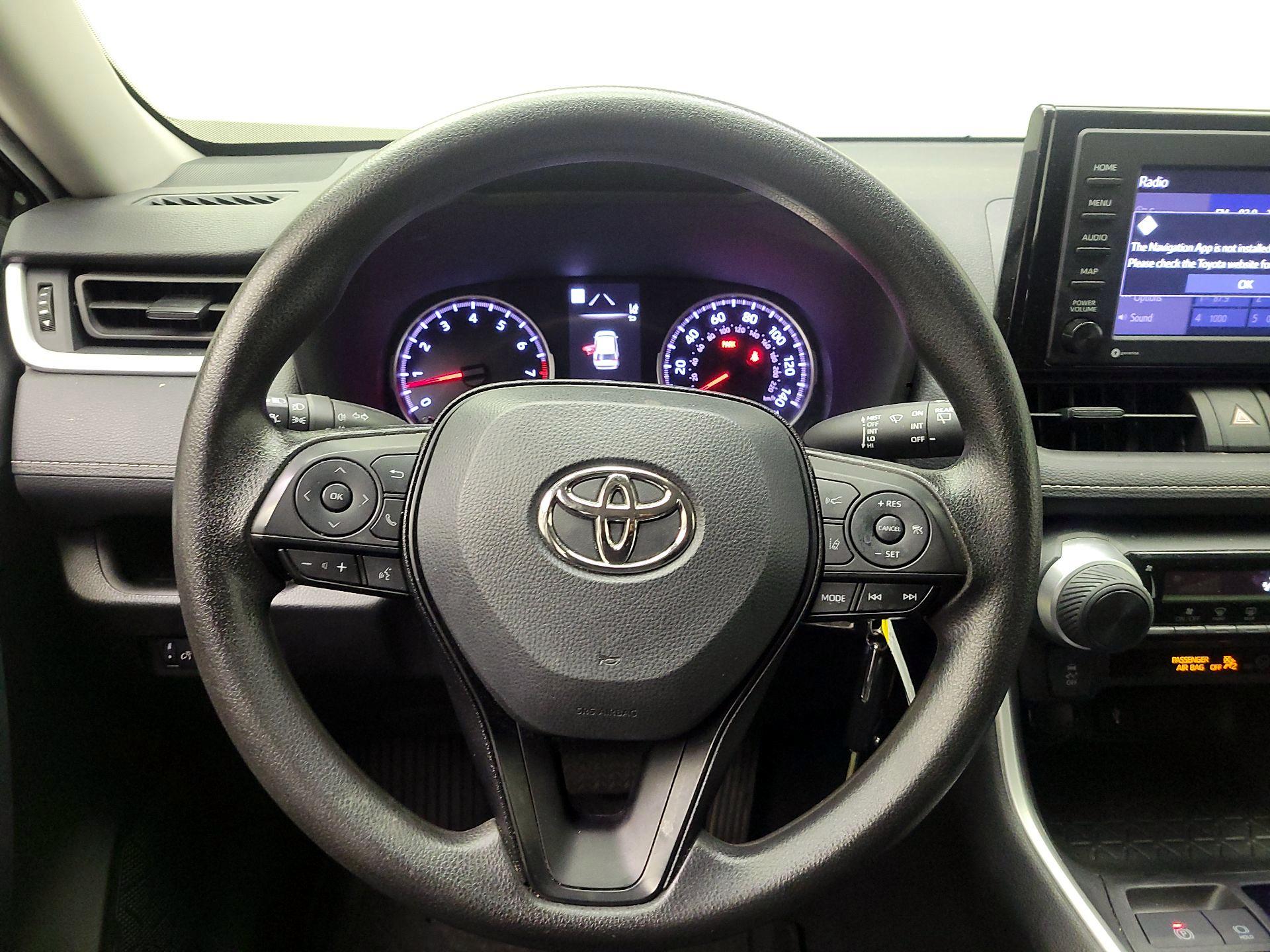 Thumbnail: 2022 Toyota RAV4 - 10