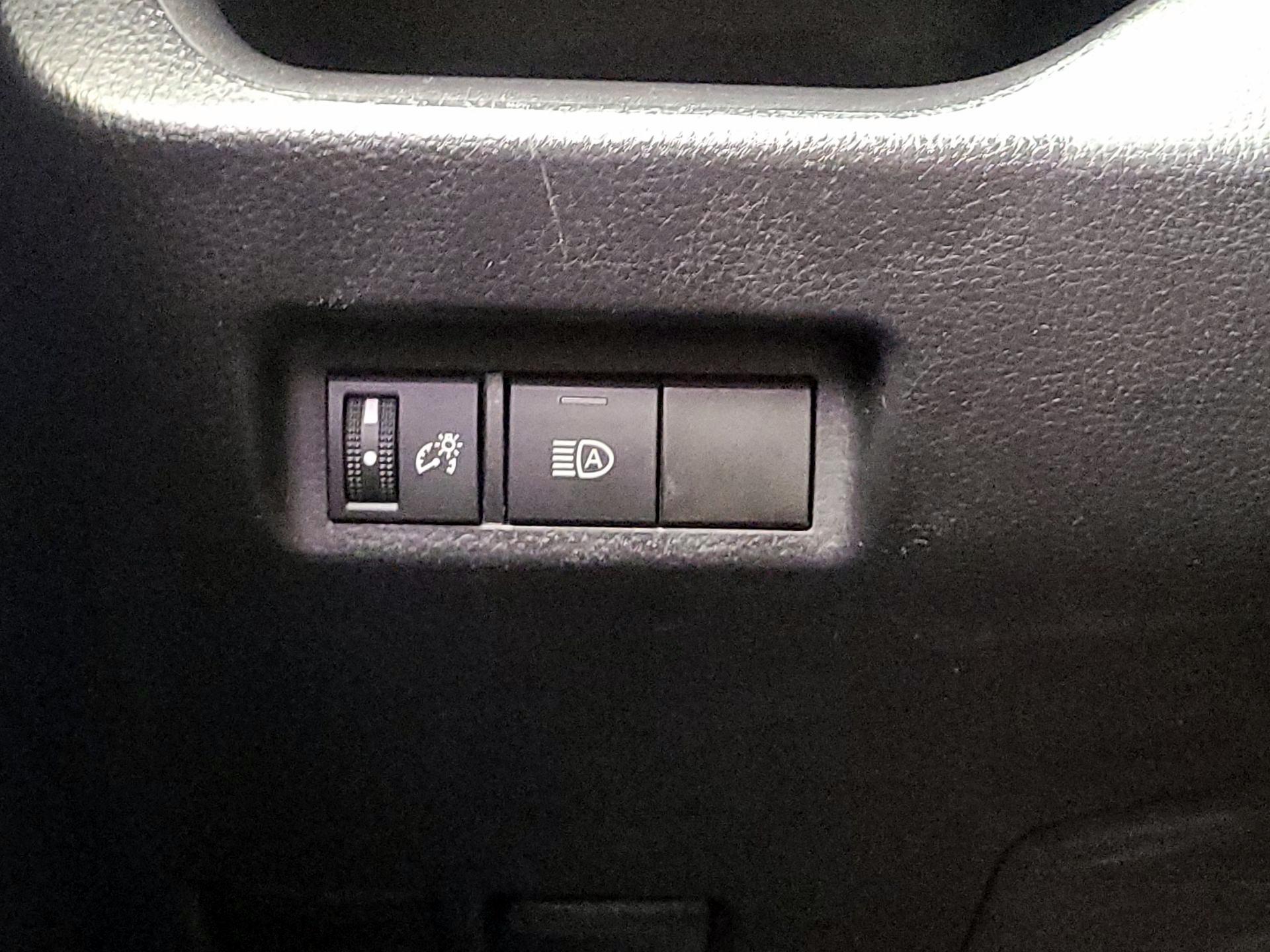 Thumbnail: 2022 Toyota RAV4 - 13