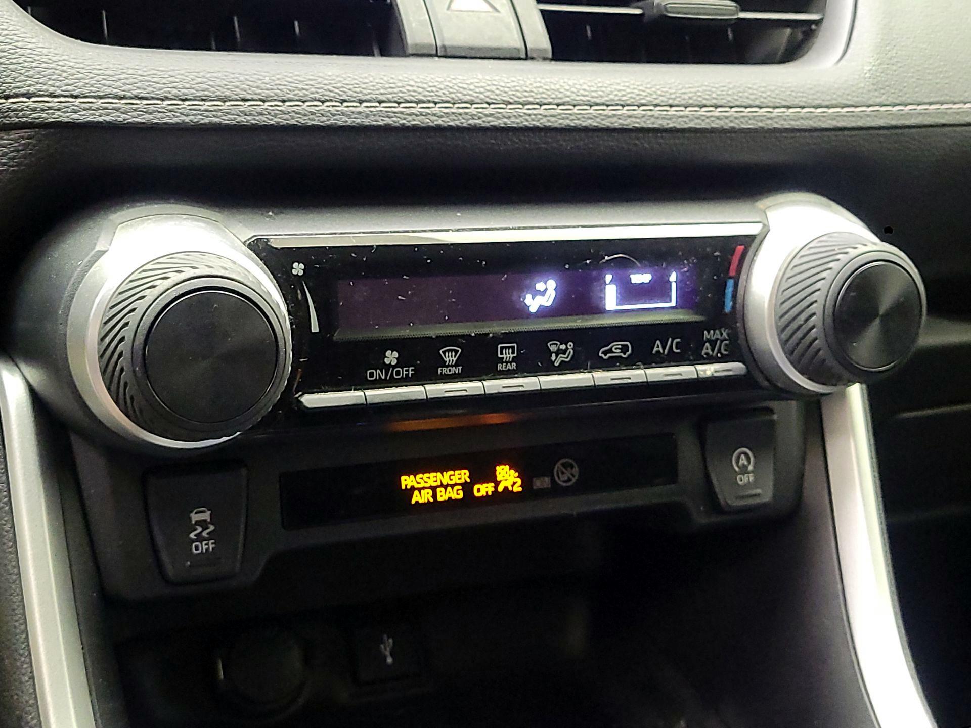 Thumbnail: 2022 Toyota RAV4 - 16