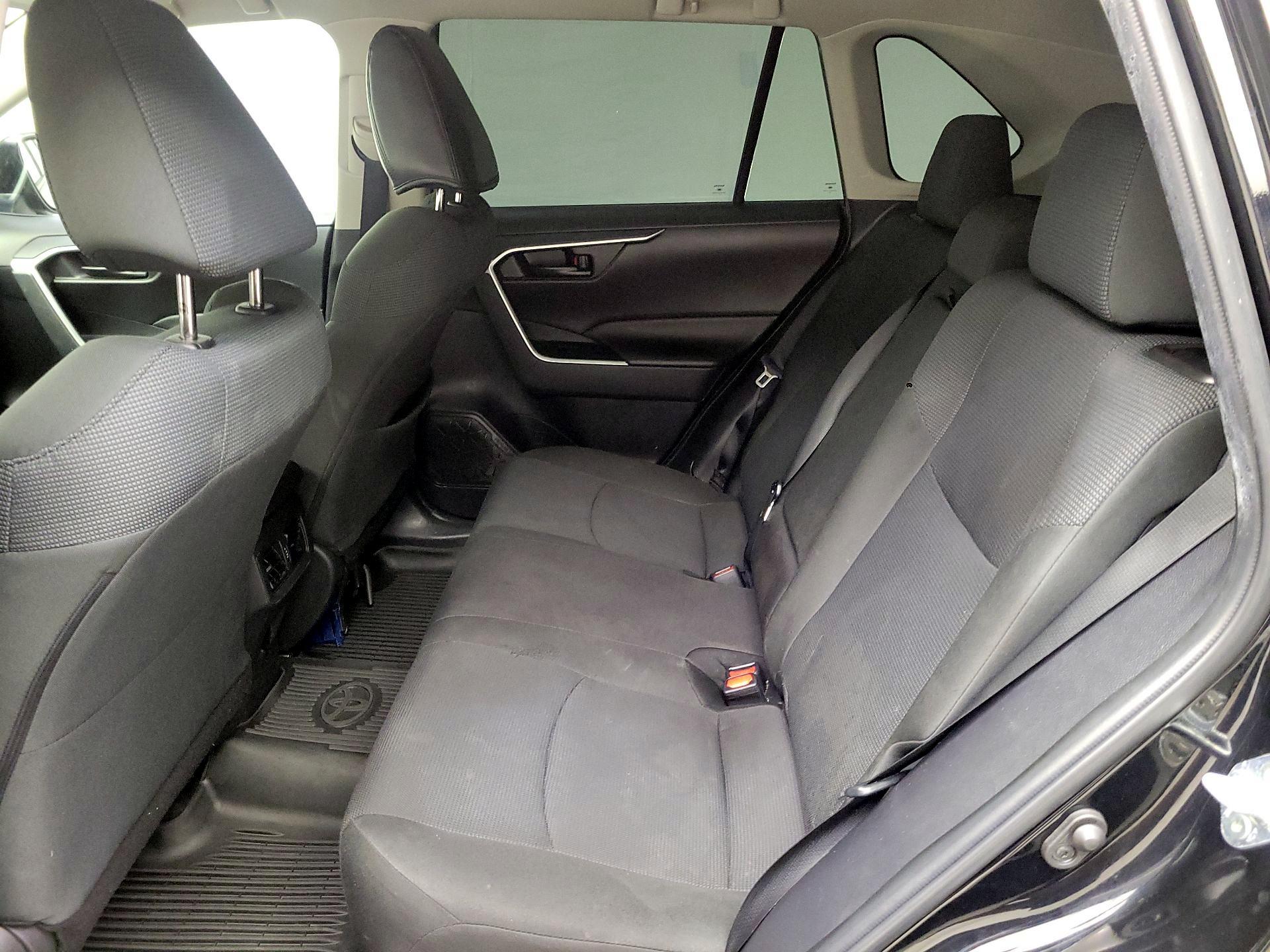 Thumbnail: 2022 Toyota RAV4 - 19