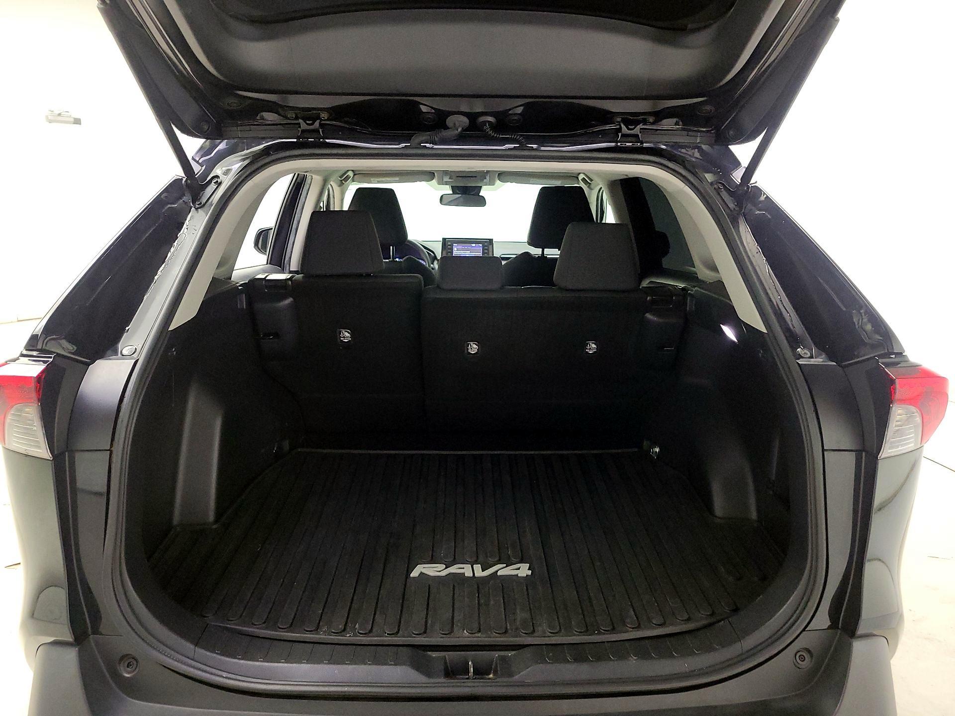 Thumbnail: 2022 Toyota RAV4 - 20