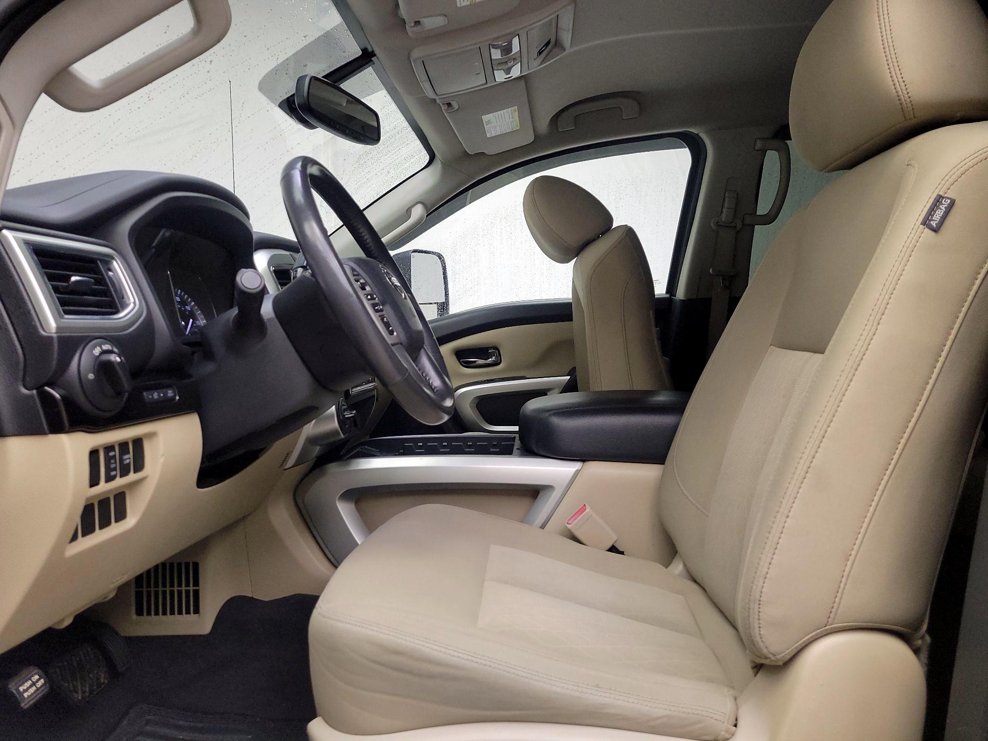 Thumbnail: 2018 Nissan Titan - 11