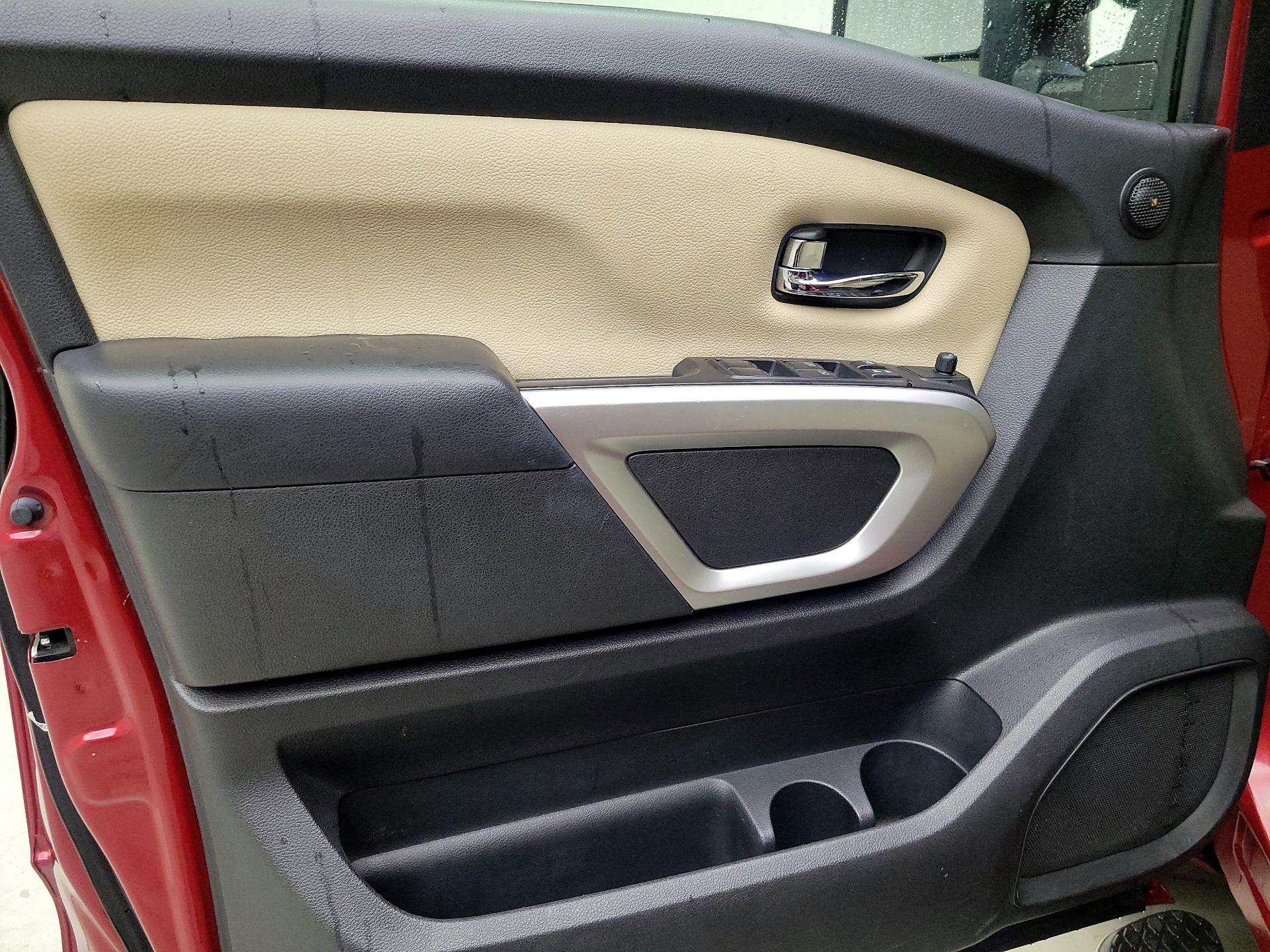 Thumbnail: 2018 Nissan Titan - 12