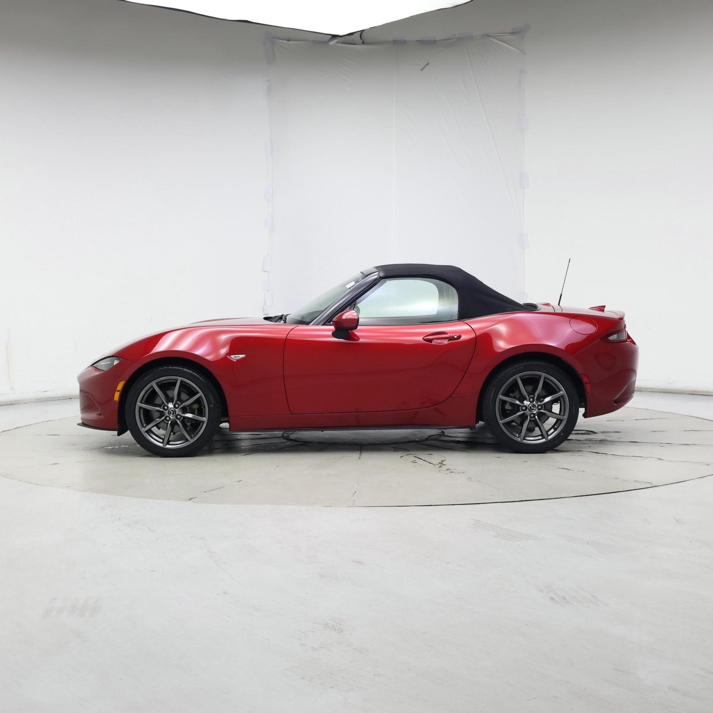 Thumbnail: 2017 Mazda MX-5 Miata - 3