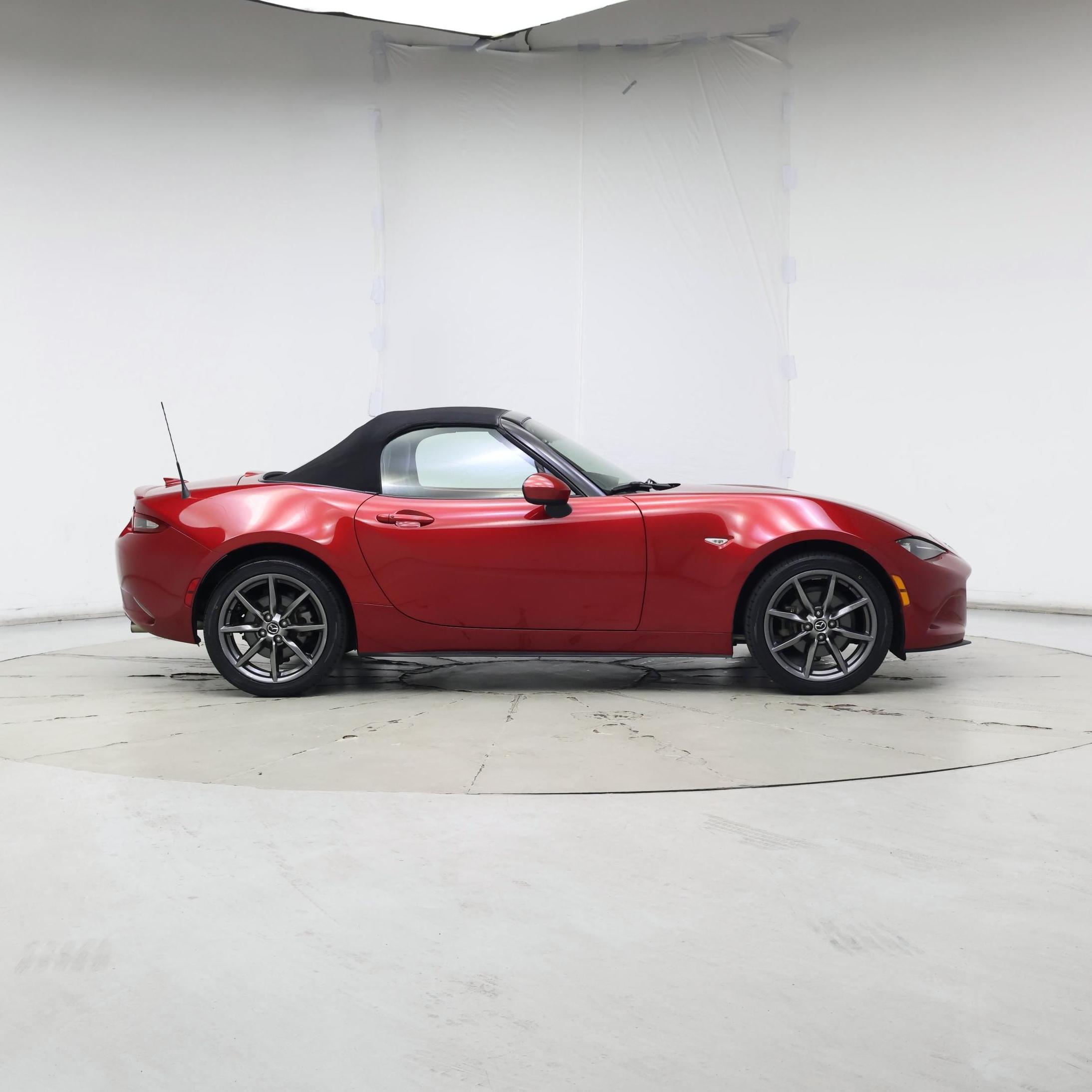 Thumbnail: 2017 Mazda MX-5 Miata - 7
