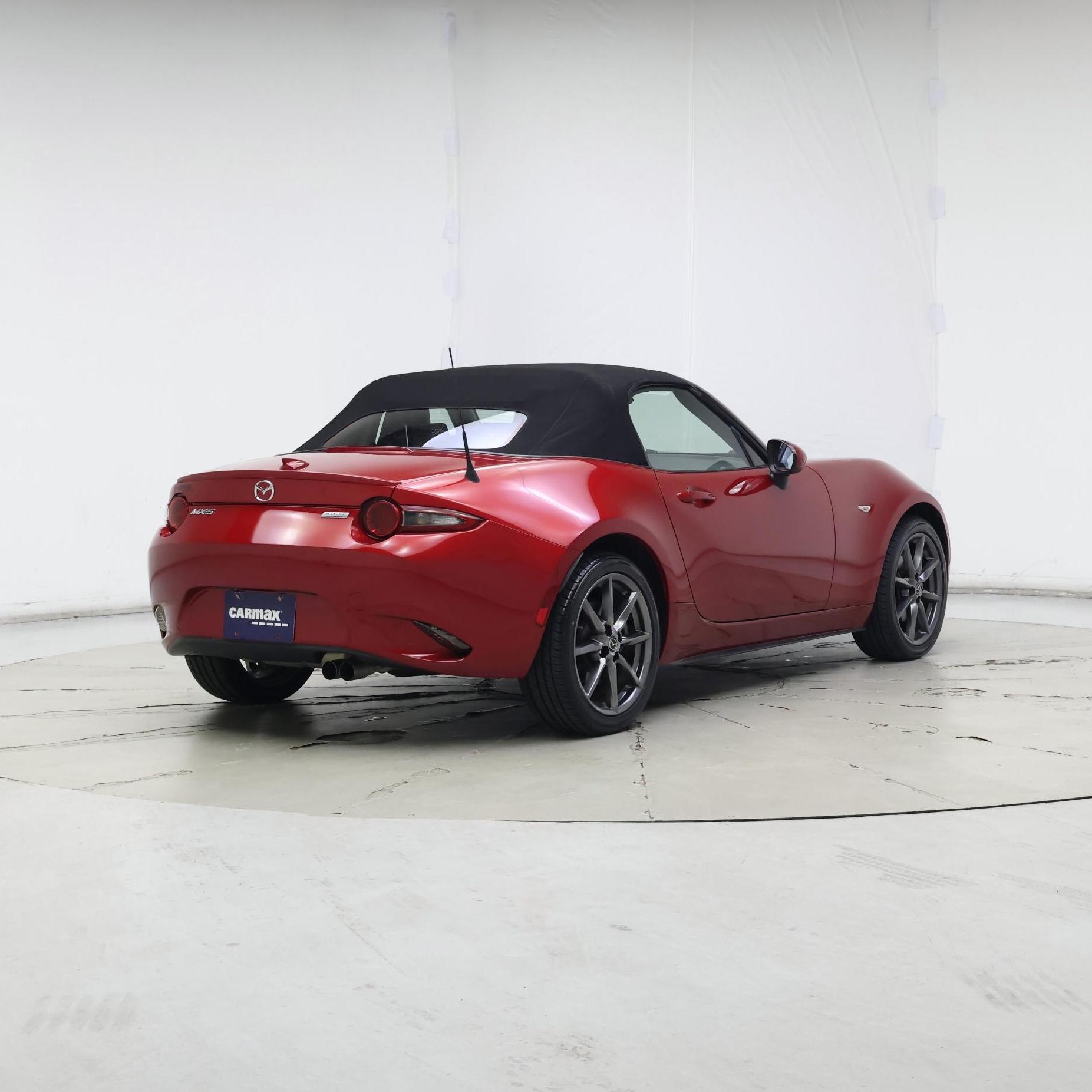 Thumbnail: 2017 Mazda MX-5 Miata - 8