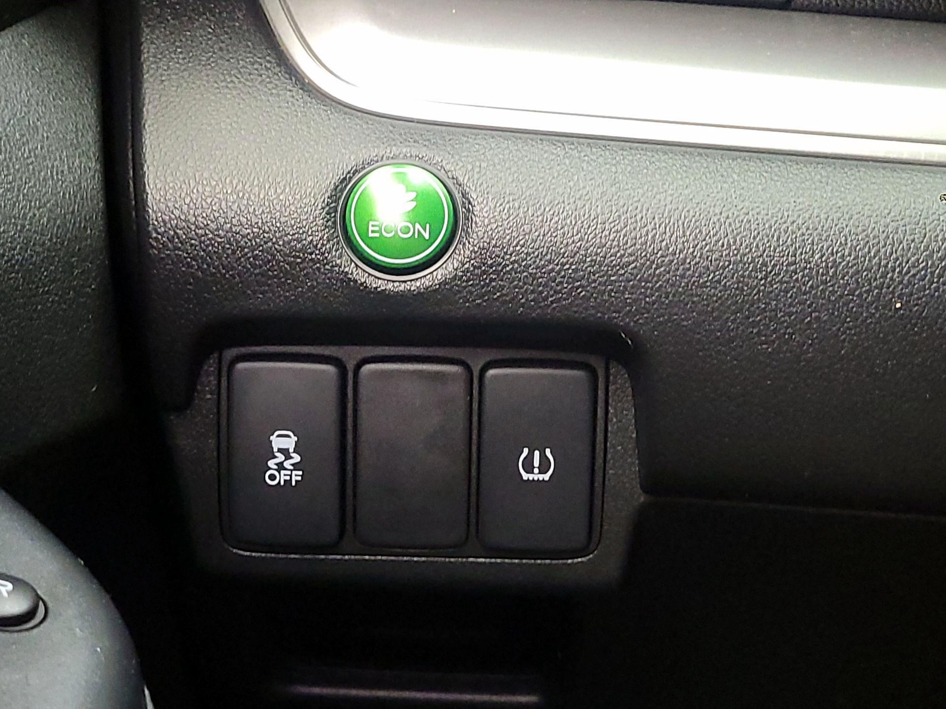 Thumbnail: 2016 Honda CR-V - 13