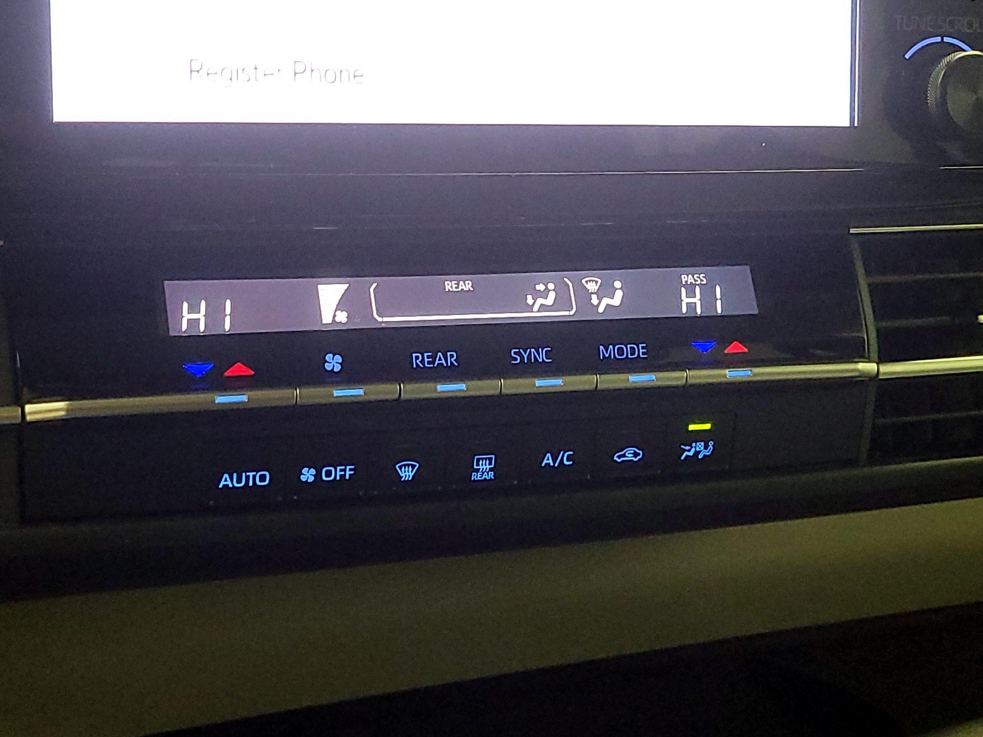 Thumbnail: 2023 Toyota Sienna - 16