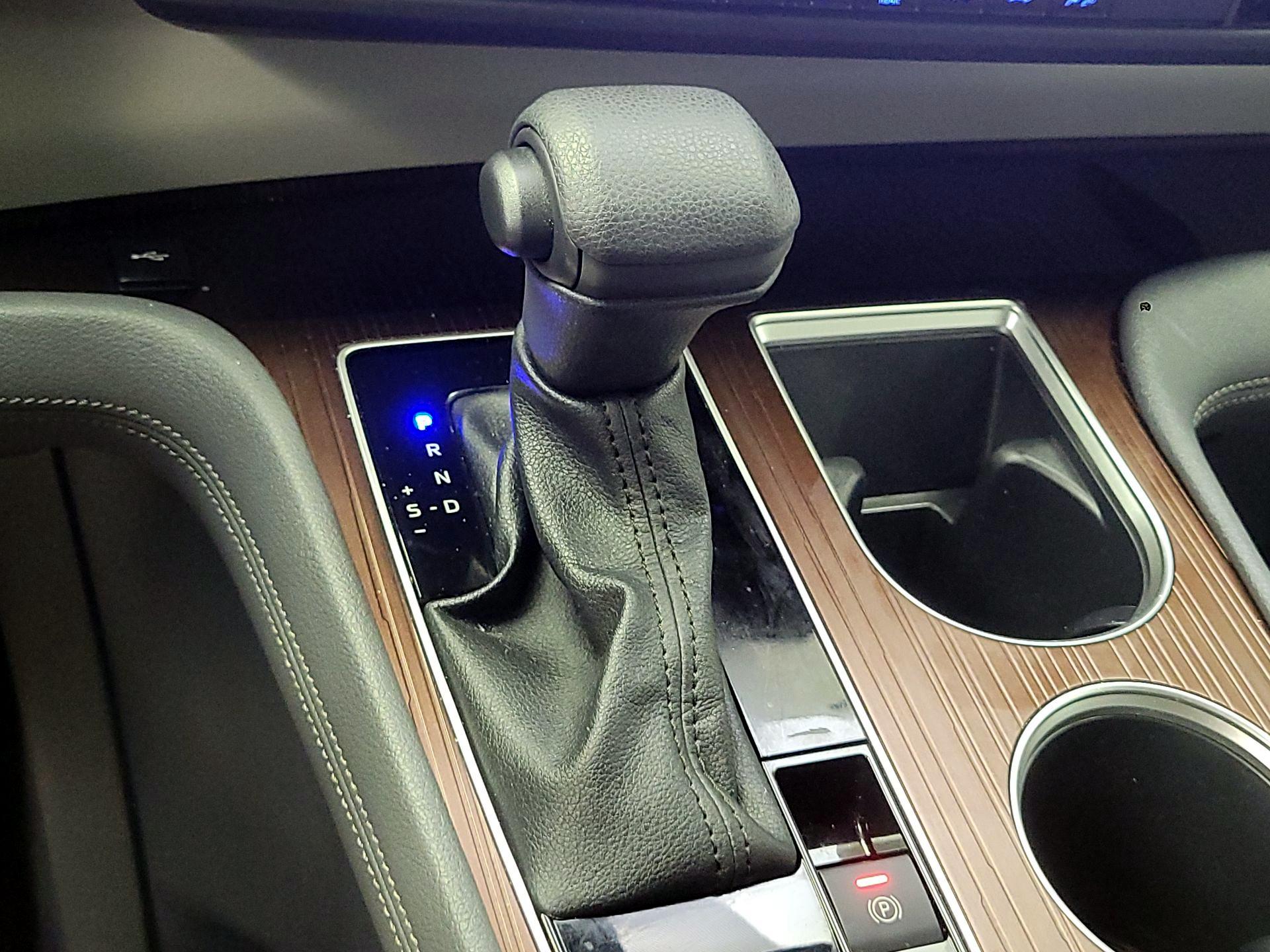 Thumbnail: 2023 Toyota Sienna - 17