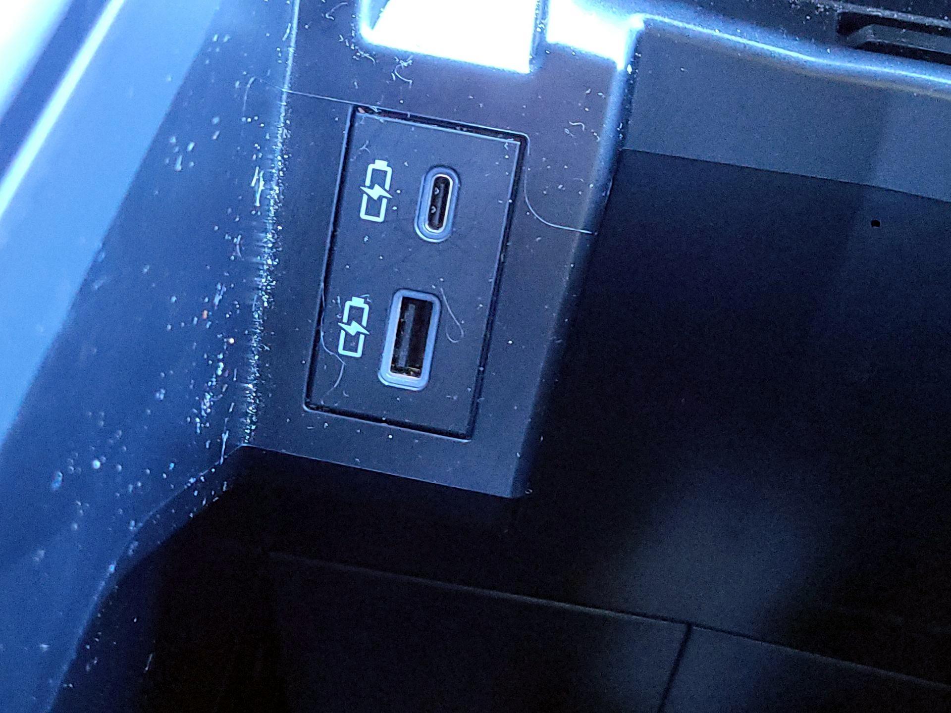 Thumbnail: 2023 Toyota Sienna - 18