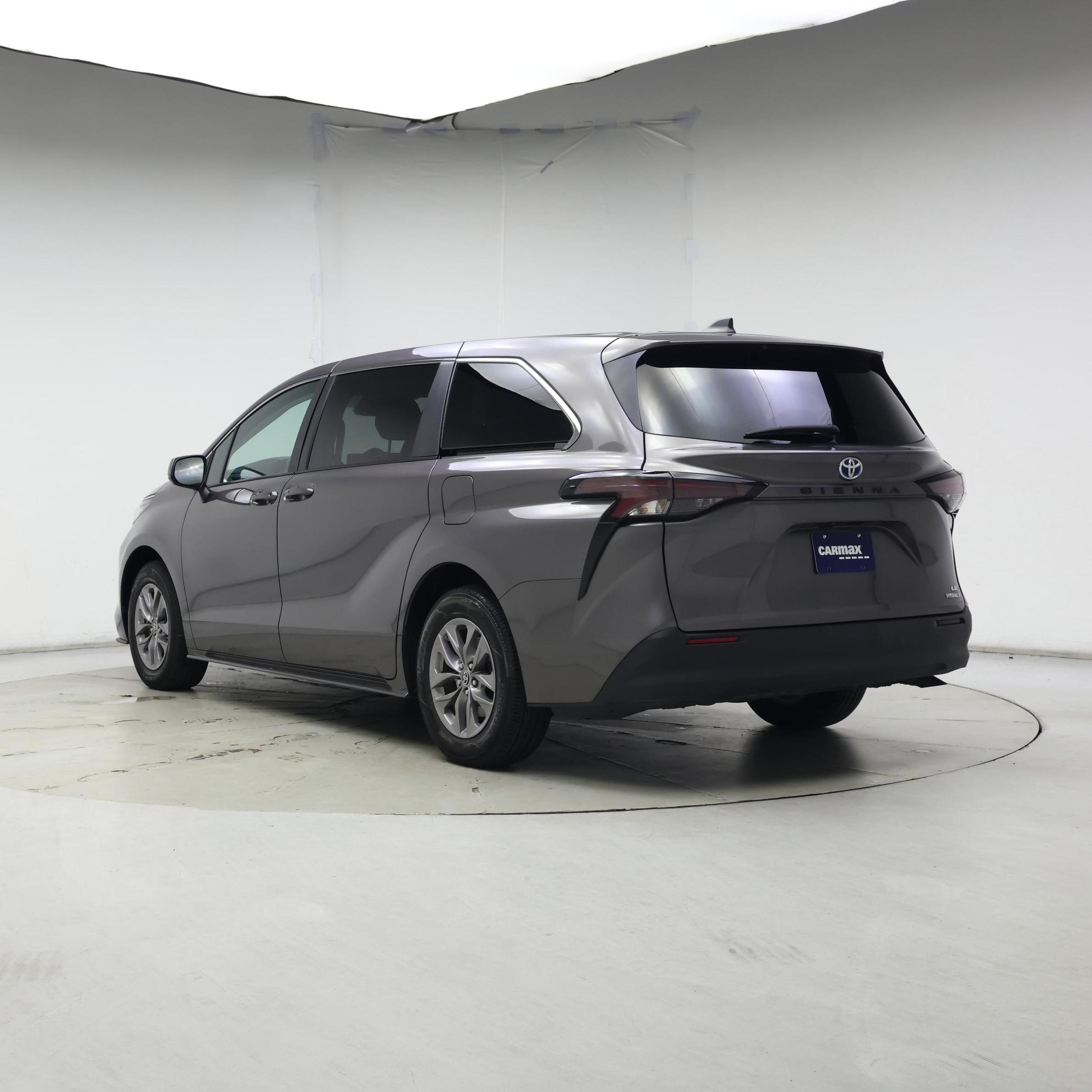 Thumbnail: 2023 Toyota Sienna - 2