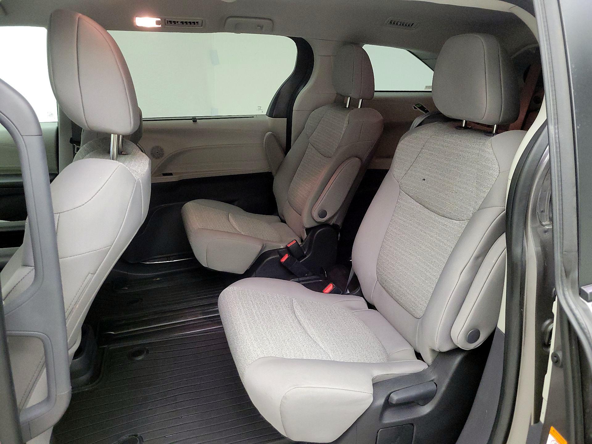 Thumbnail: 2023 Toyota Sienna - 19