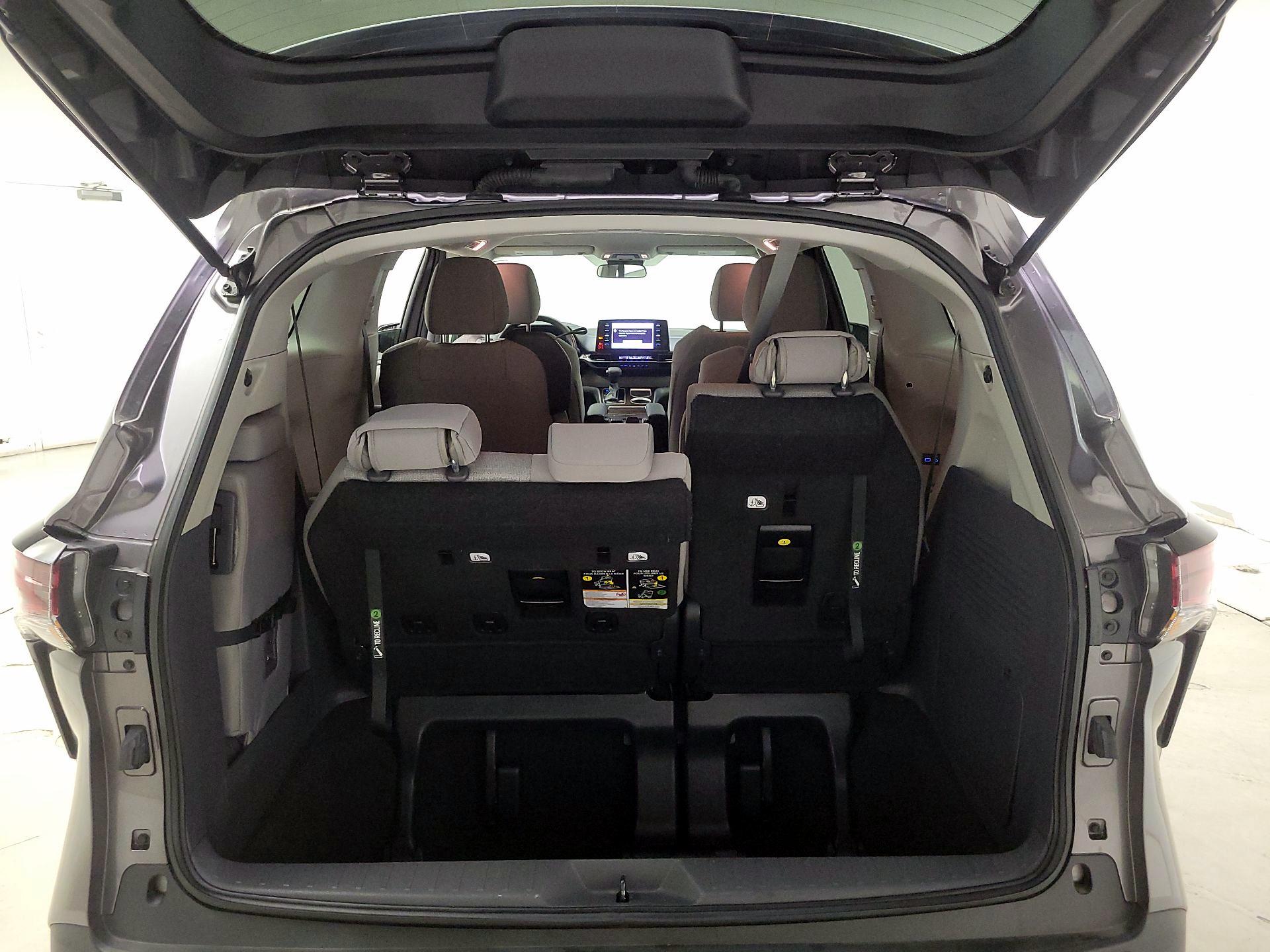 Thumbnail: 2023 Toyota Sienna - 20